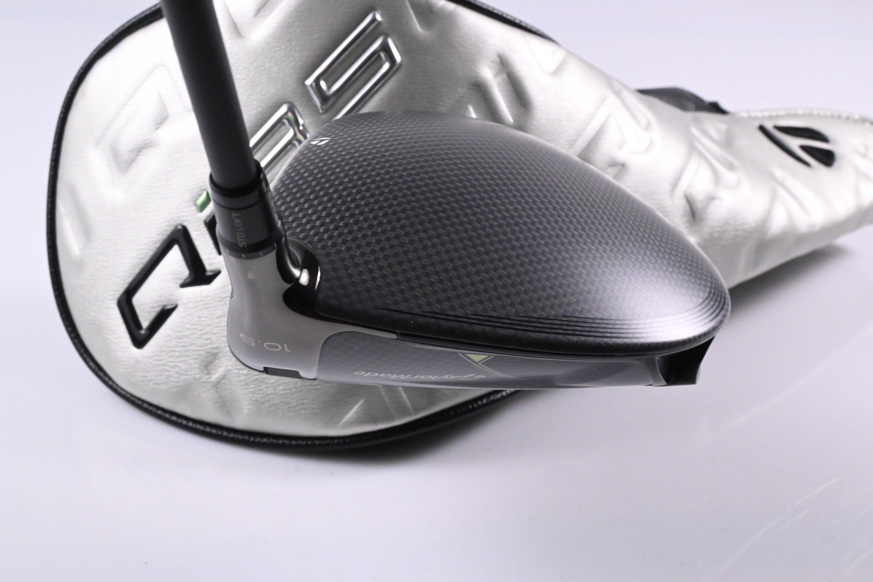 Taylormade Qi35 Driver / 10.5 Degree / Regular Flex Fujikura Ventus Blue 5 Shaft