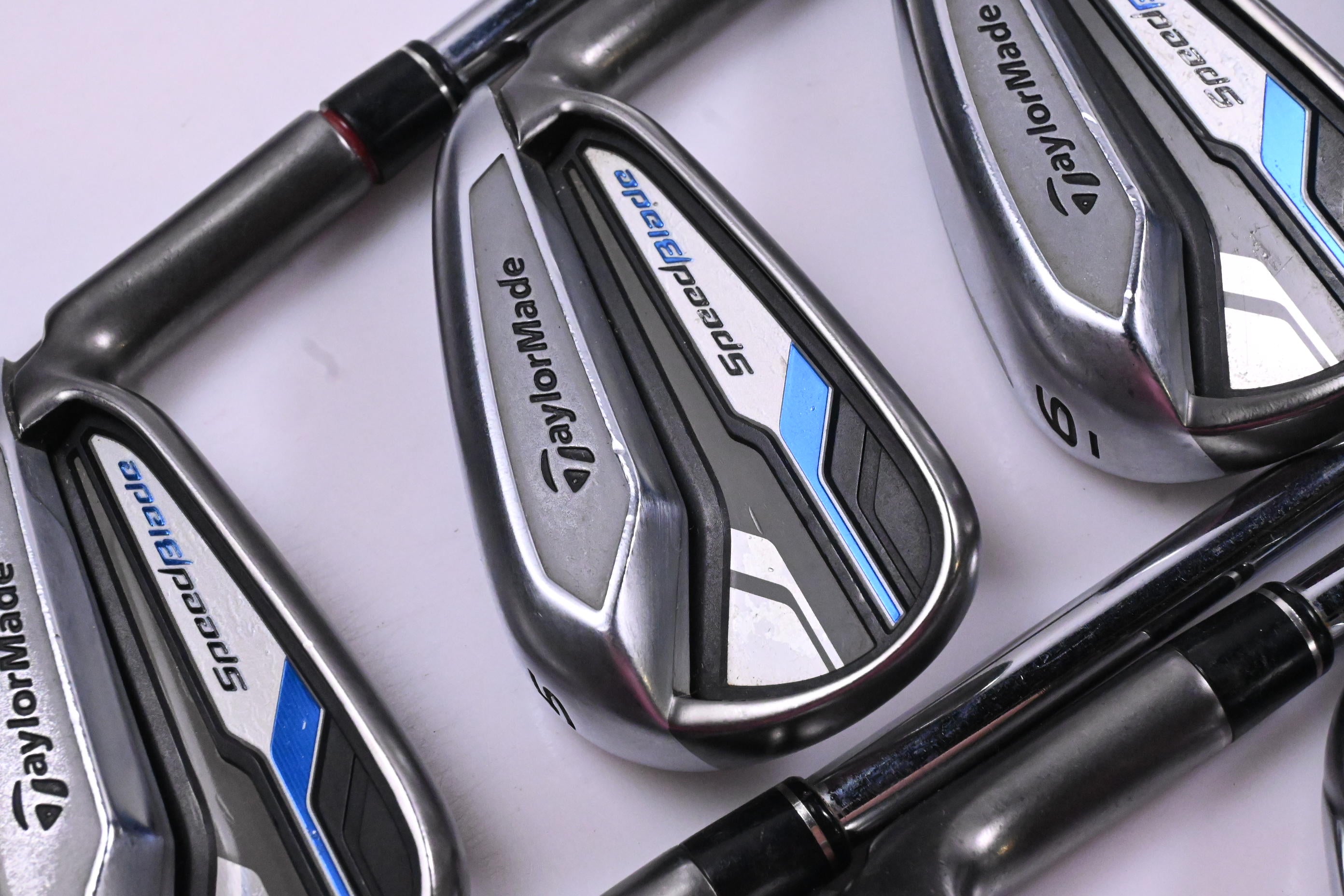Taylormade Speedblade Irons / 4-PW+SW / Regular Flex Speedblade 85 Shafts