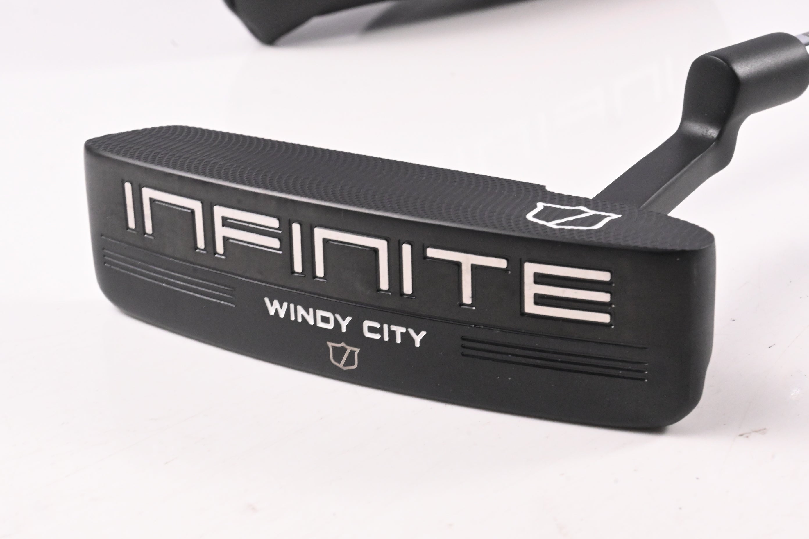 Wilson Infinite 2024 Windy City Putter / 34 Inch