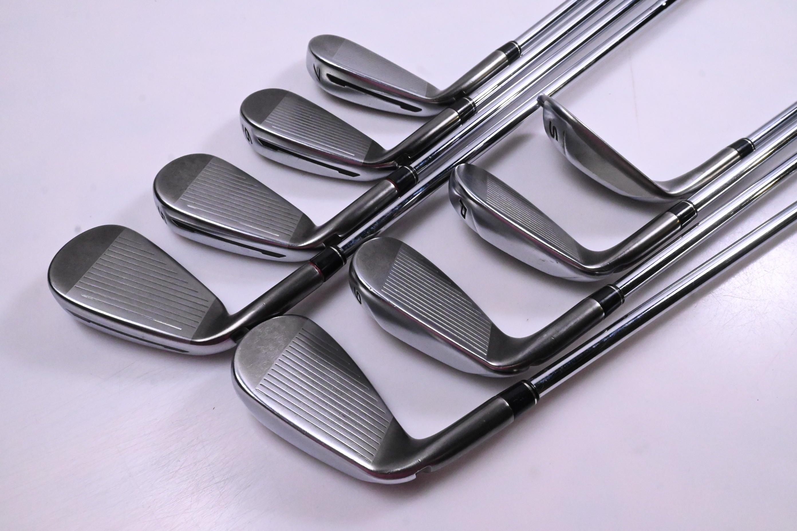 Taylormade Speedblade Irons / 4-PW+SW / Regular Flex Speedblade 85 Shafts