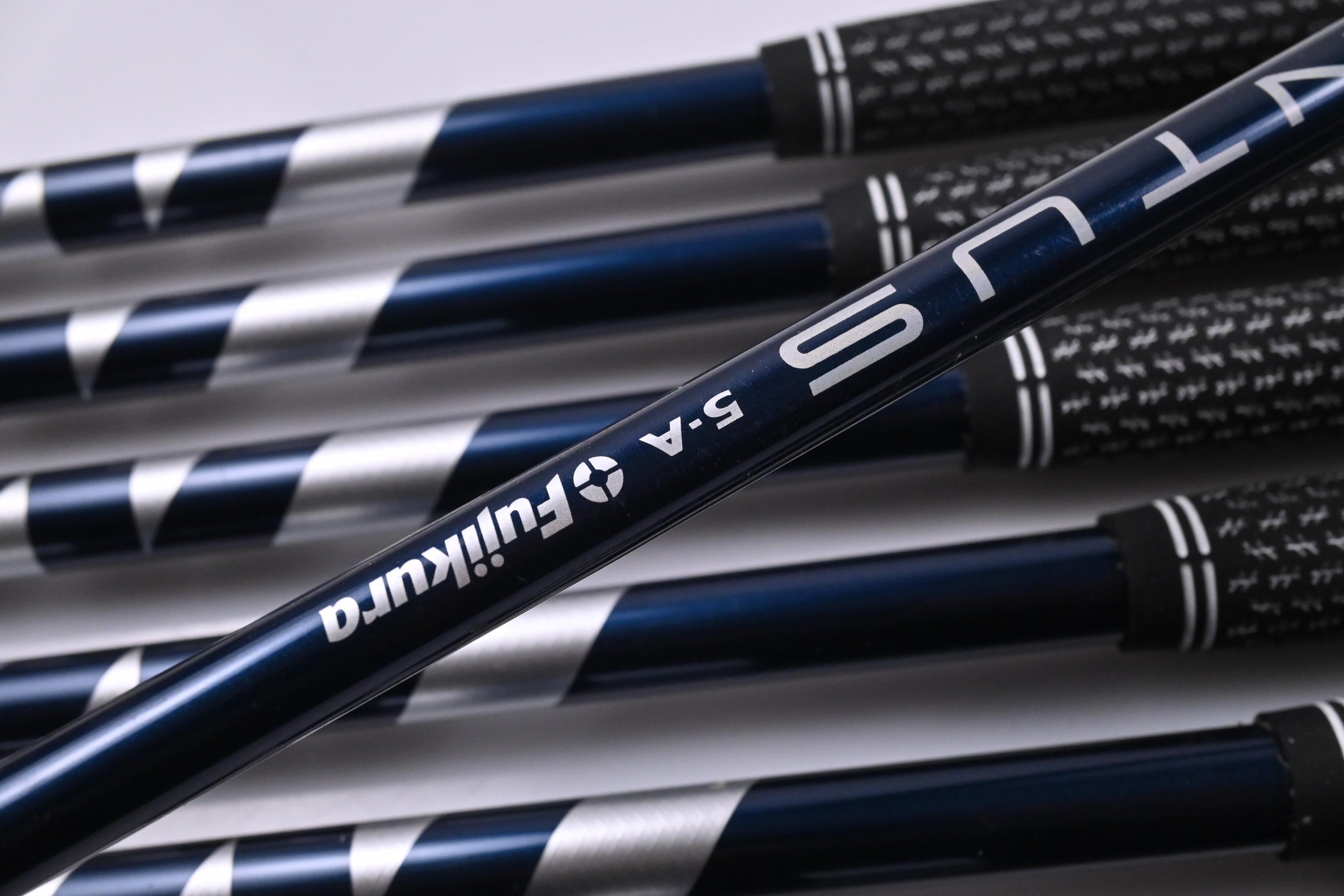 Taylormade SIM2 Max Irons / 5-PW+SW / Senior Flex Ventus Blue 5 Shafts