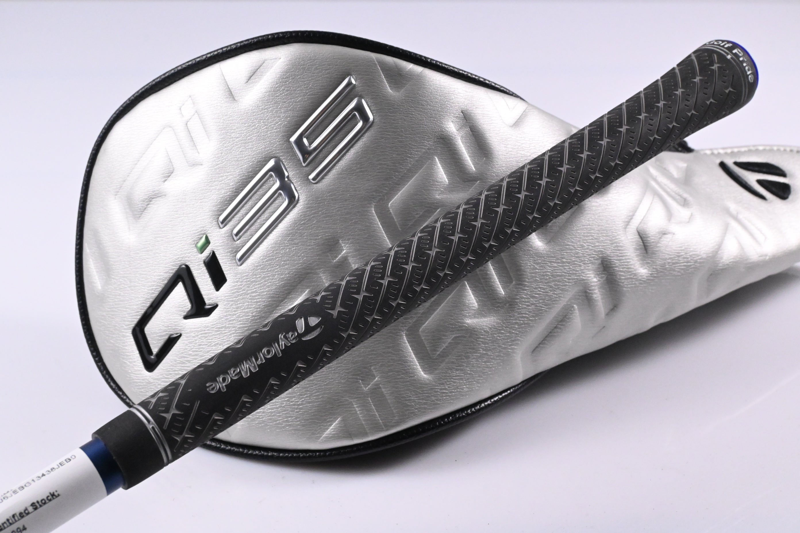 Taylormade Qi35 Driver / 10.5 Degree / Regular Flex Fujikura Ventus Blue 5 Shaft