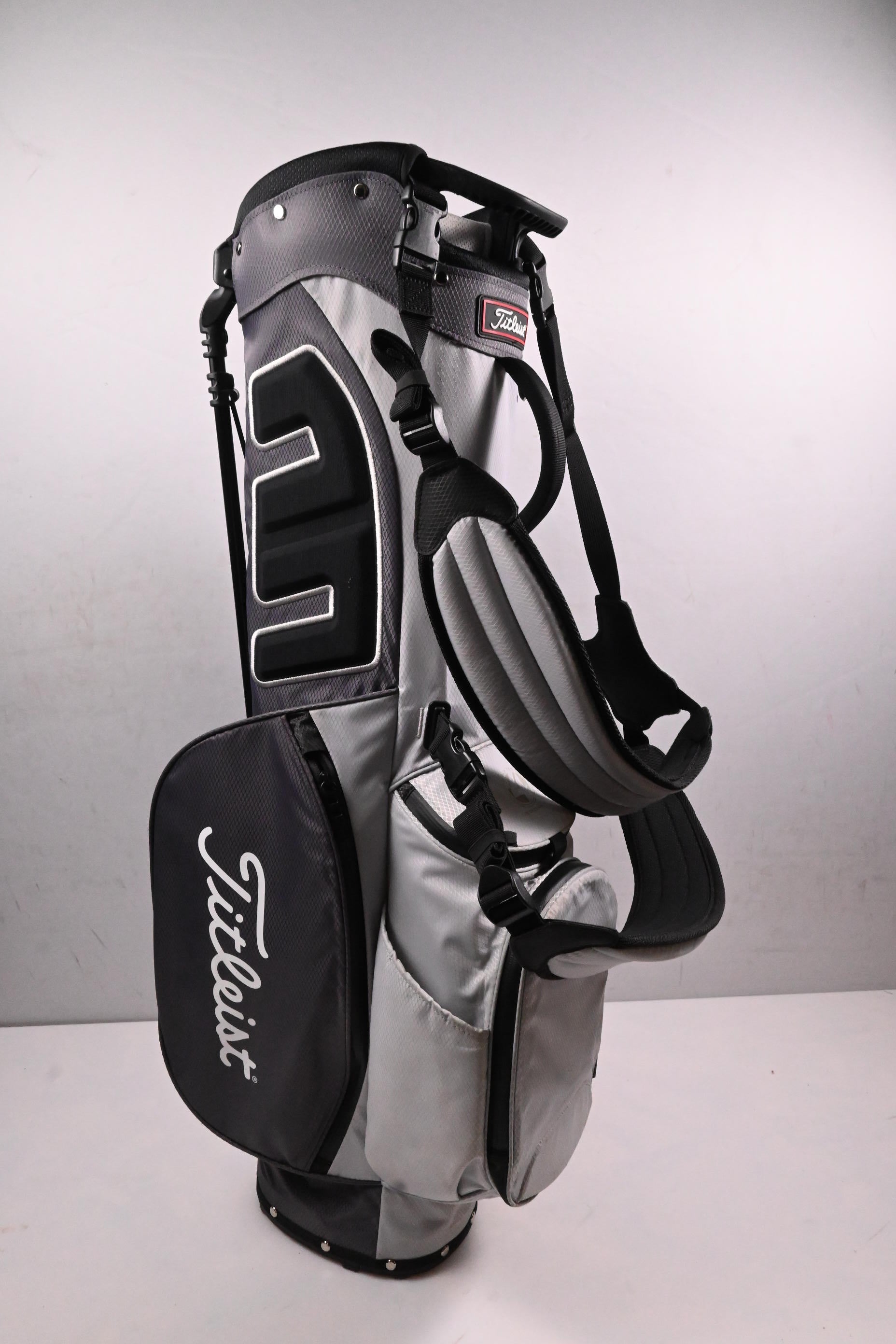 Titleist Players 4 StaDry Stand Bag / 4-Way Divider / White, Grey