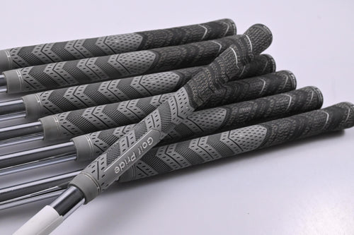 Taylormade Stealth Irons / 5-PW+AW / Stiff Flex Project X Shafts