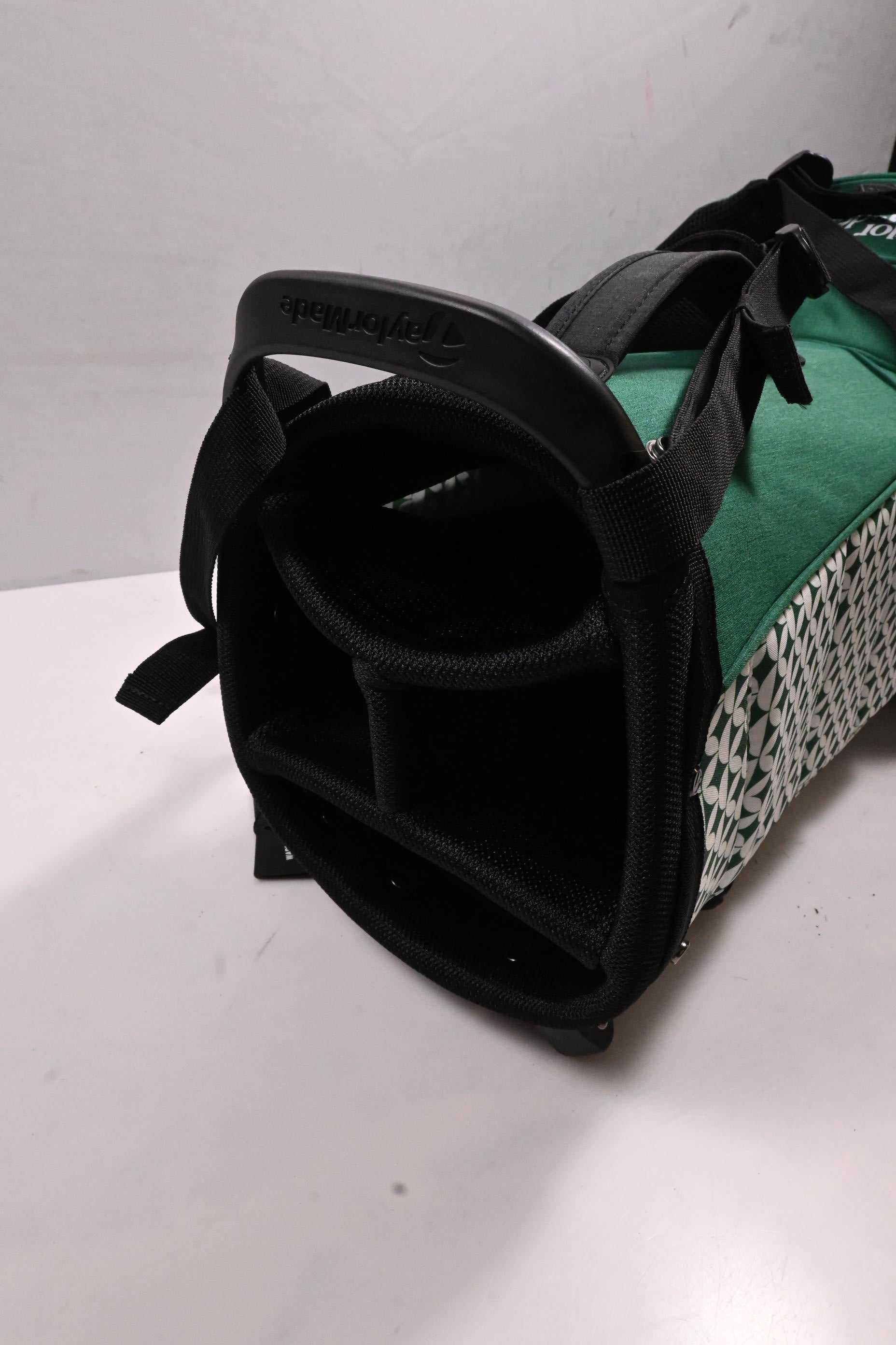 Taylormade Flex Tech Heritage Icon Stand Bag / 4-Way Divider / Green, WHite
