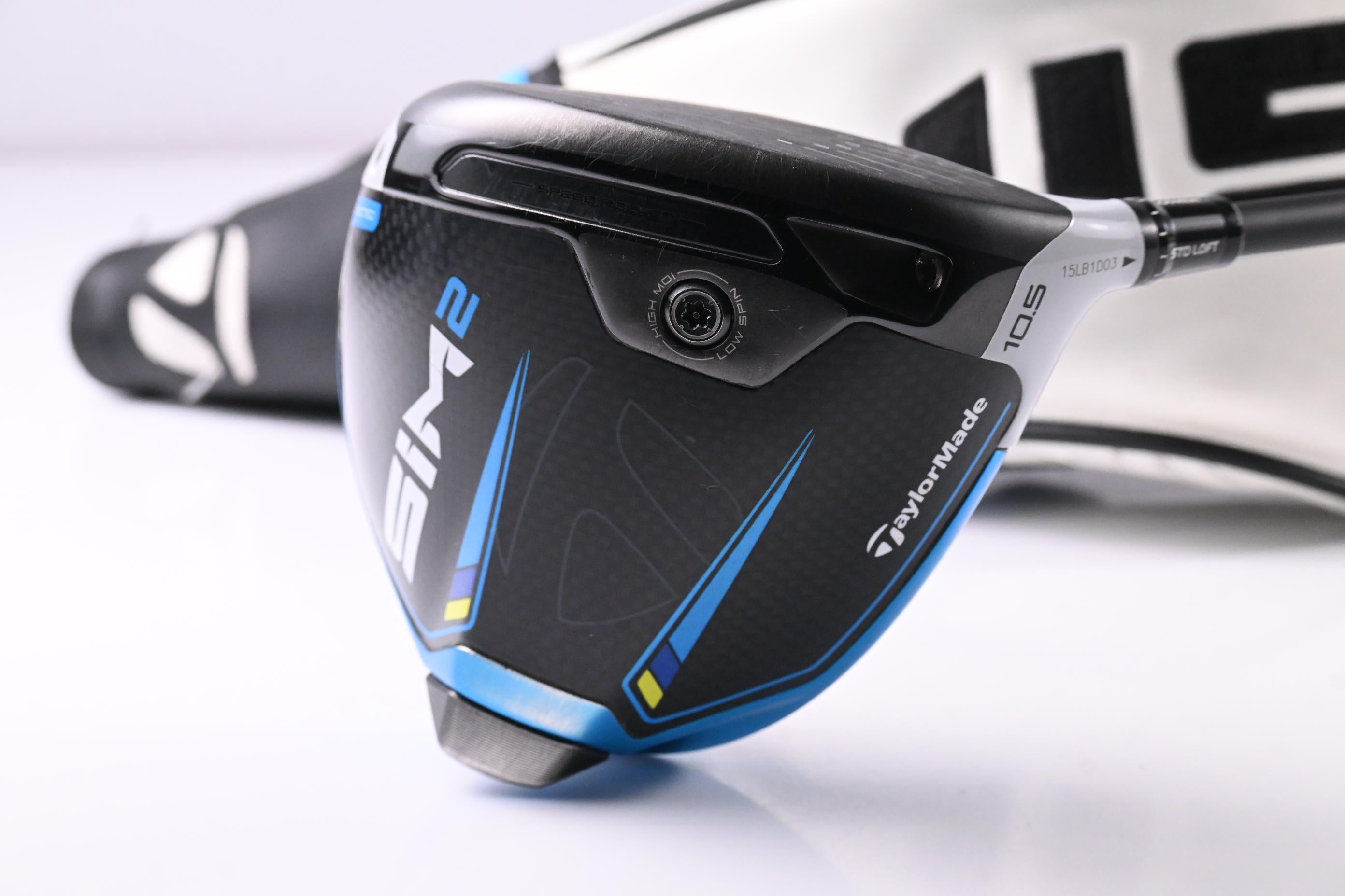 Taylormade SIM2 Driver / 10.5 Degree / Regular Flex Mitsubishi Reax 60 Shaft