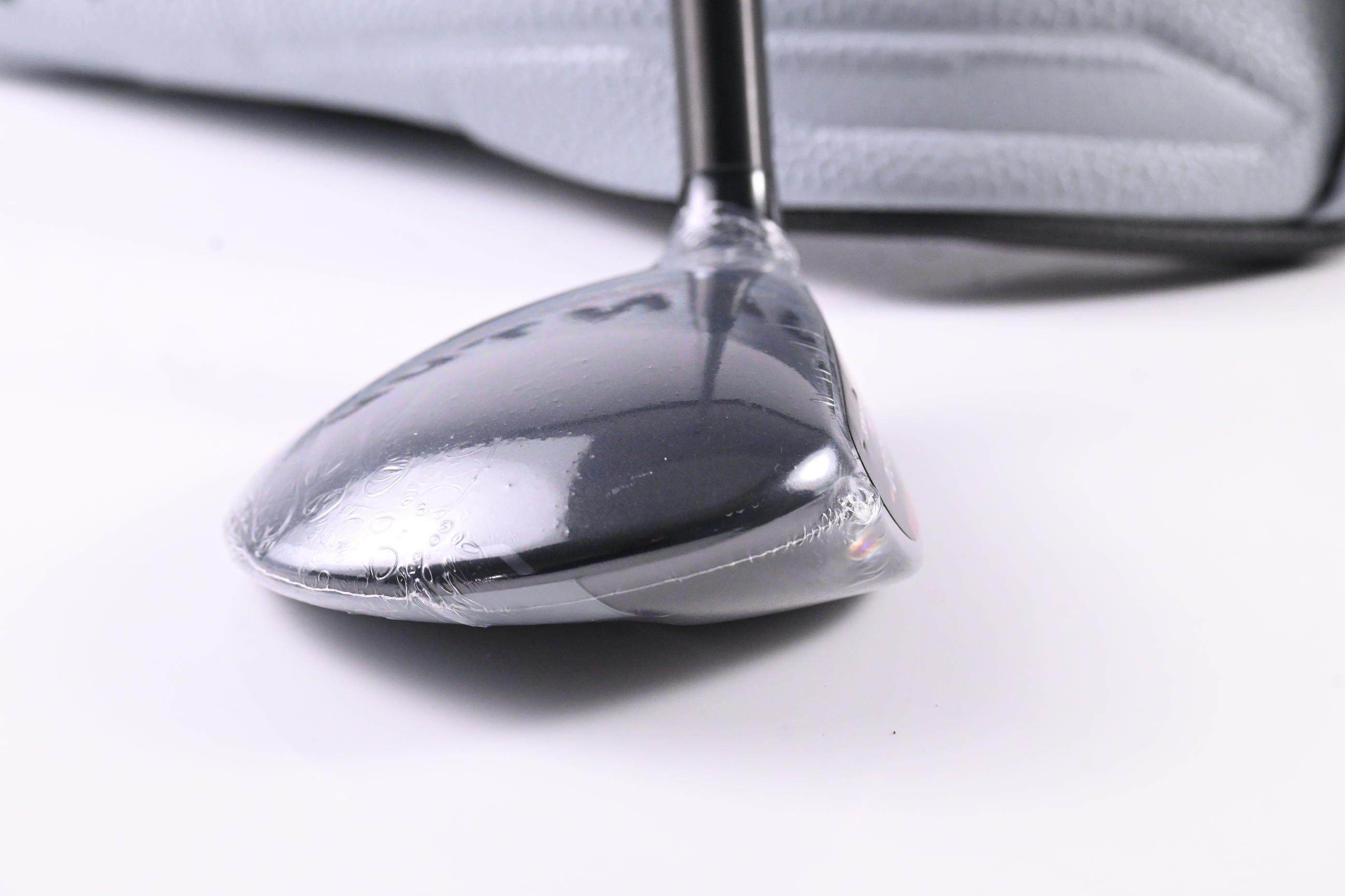 Callaway Quantum Max #9 Wood / 24 Degree / Regular Flex Denali Frost Silver 60