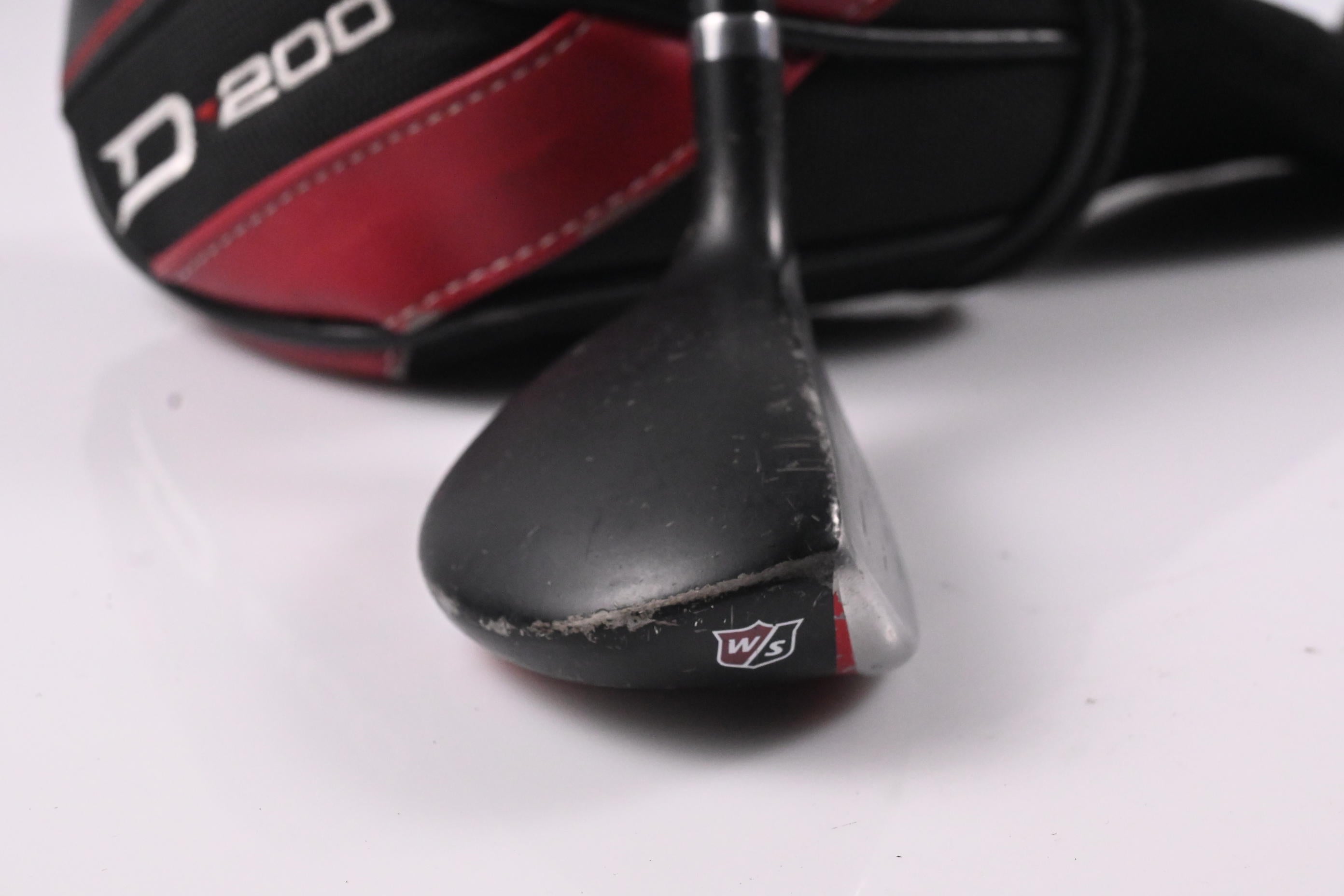 Wilson D200 #4 Hybrid / 22 Degree / Regular Flex UST Elements Chrome 54 Shaft