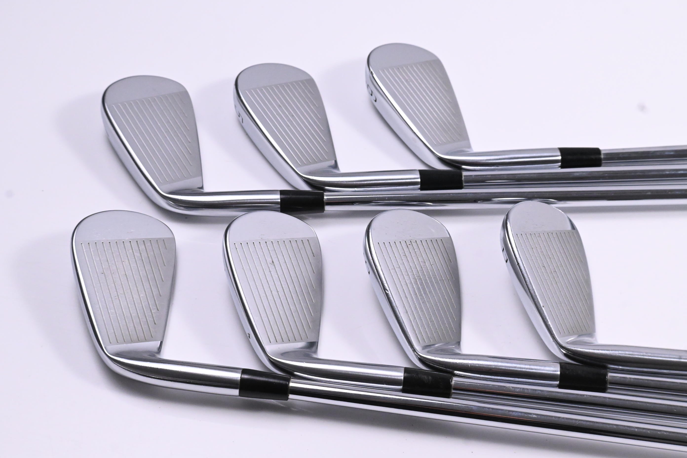 Mizuno Pro 225 Irons / 4-PW / Regular Flex Dynamic Gold 105 R300 Shafts