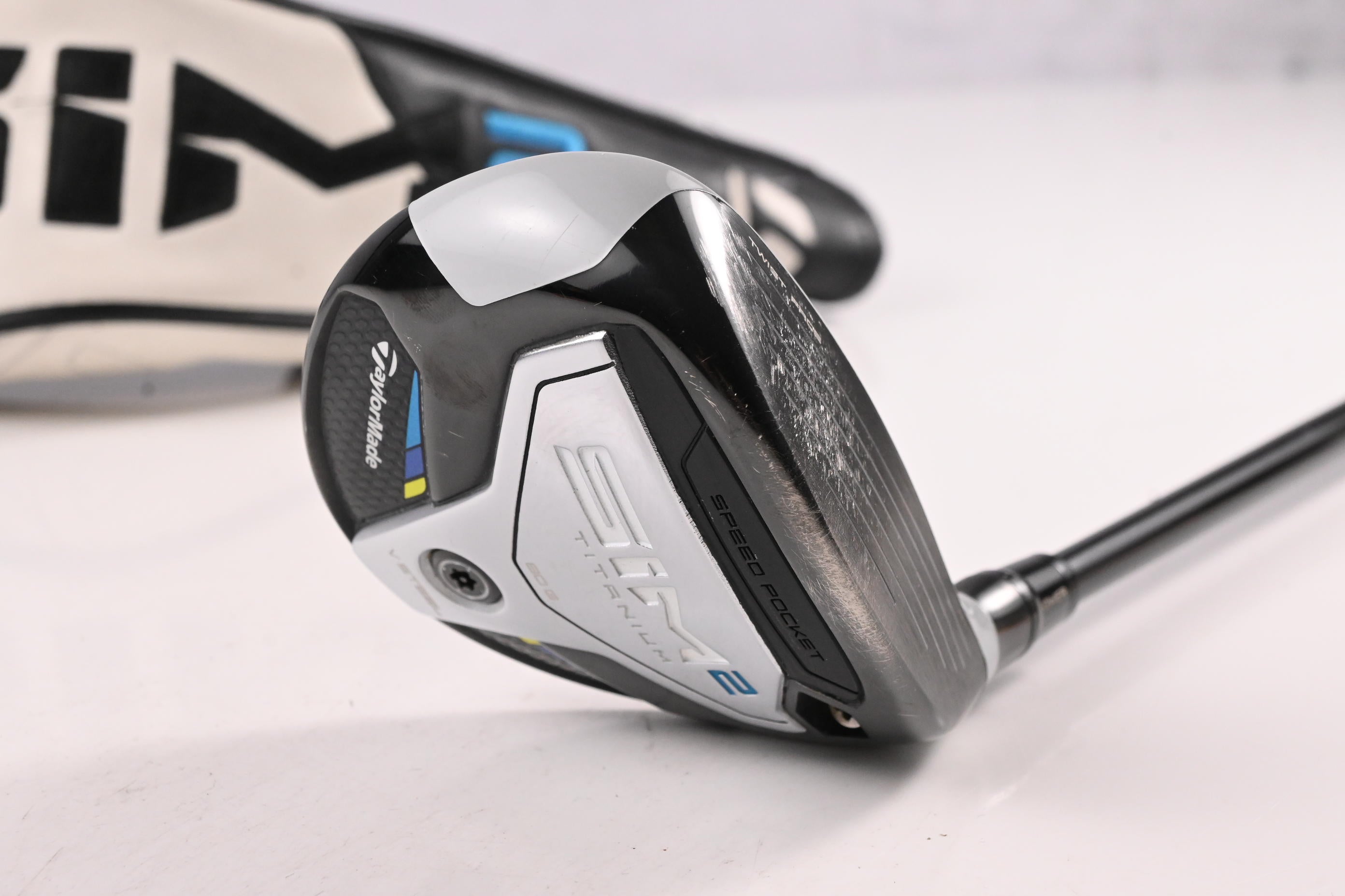 Taylormade SIM2 Ti #5 Wood / 19 Degree / Regular Flex Tensei AV Raw Blue 65
