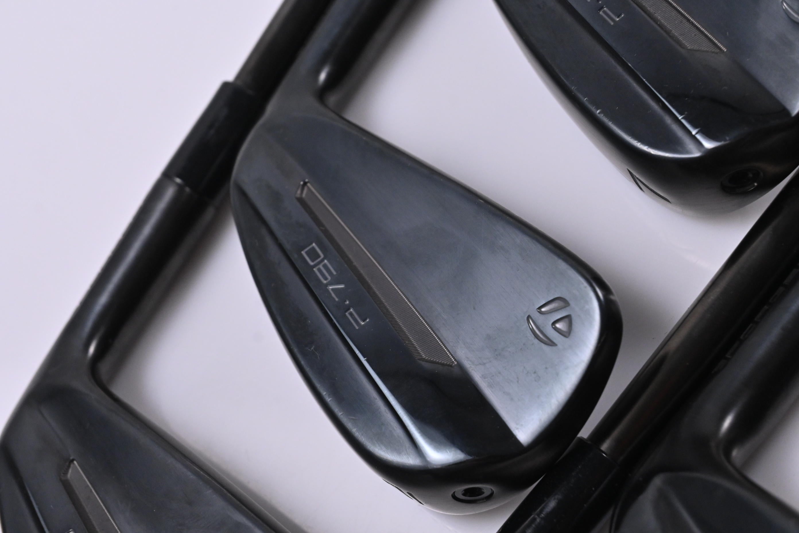 Taylormade P790 Shadowfall Irons / 5-PW / Regular Flex N.S.PRO Modus³ Tour 105