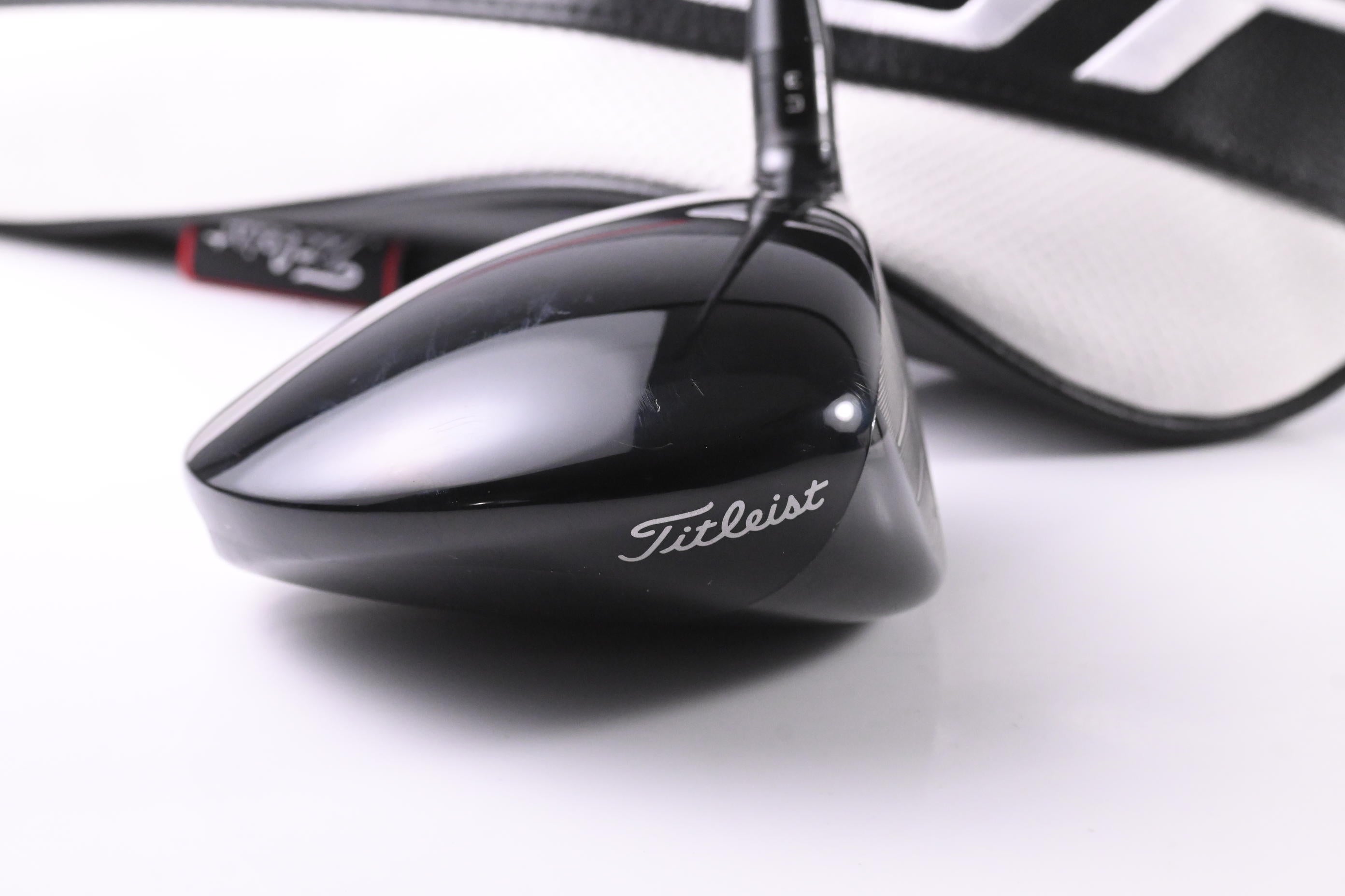 Titleist GT2 Driver / 10 Degree / Stiff Flex TITAN Black 60 Shaft