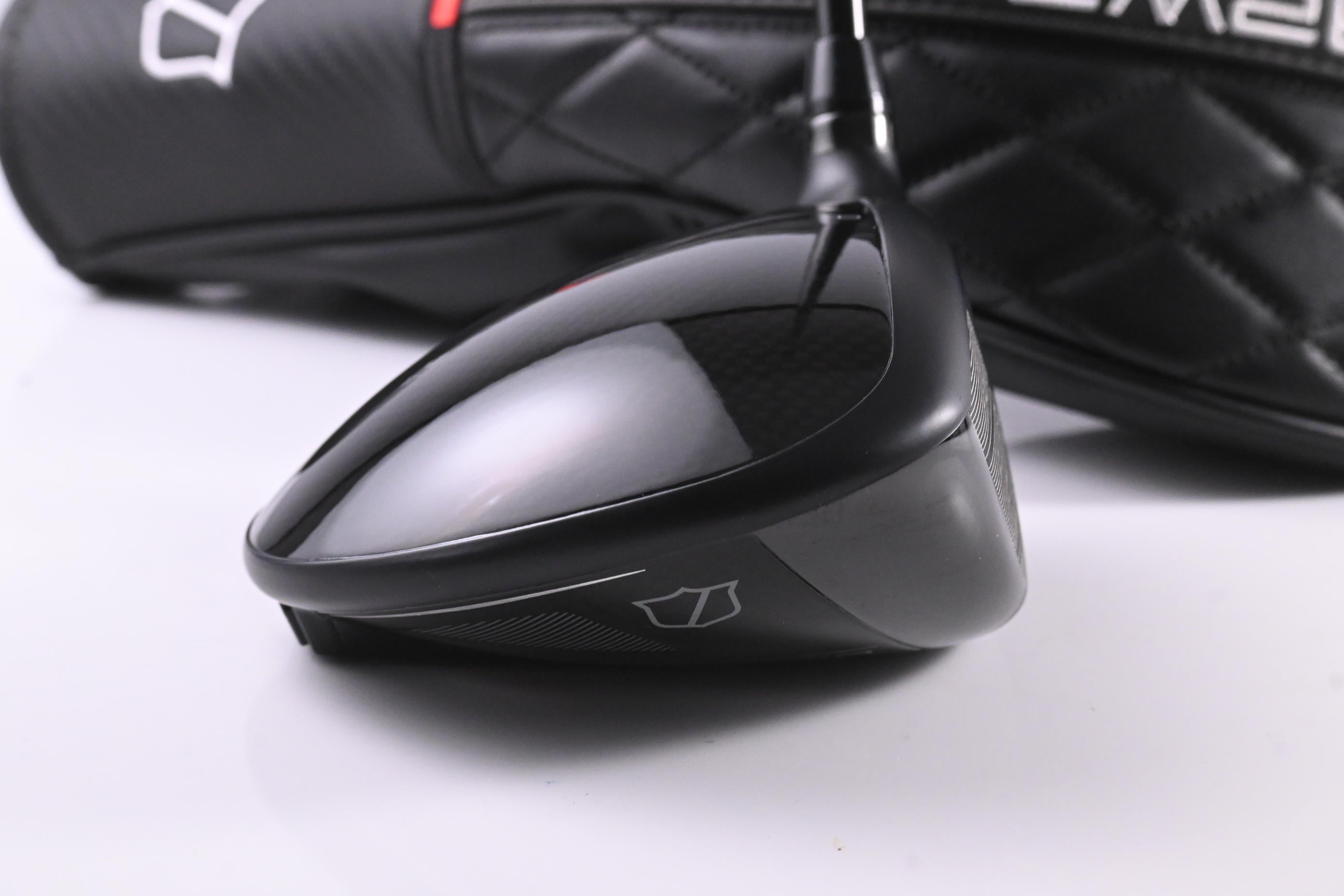 Wilson DYNAPWR 2025 Carbon Driver / 10.5 Degree / Stiff Flex Kai'li White 60