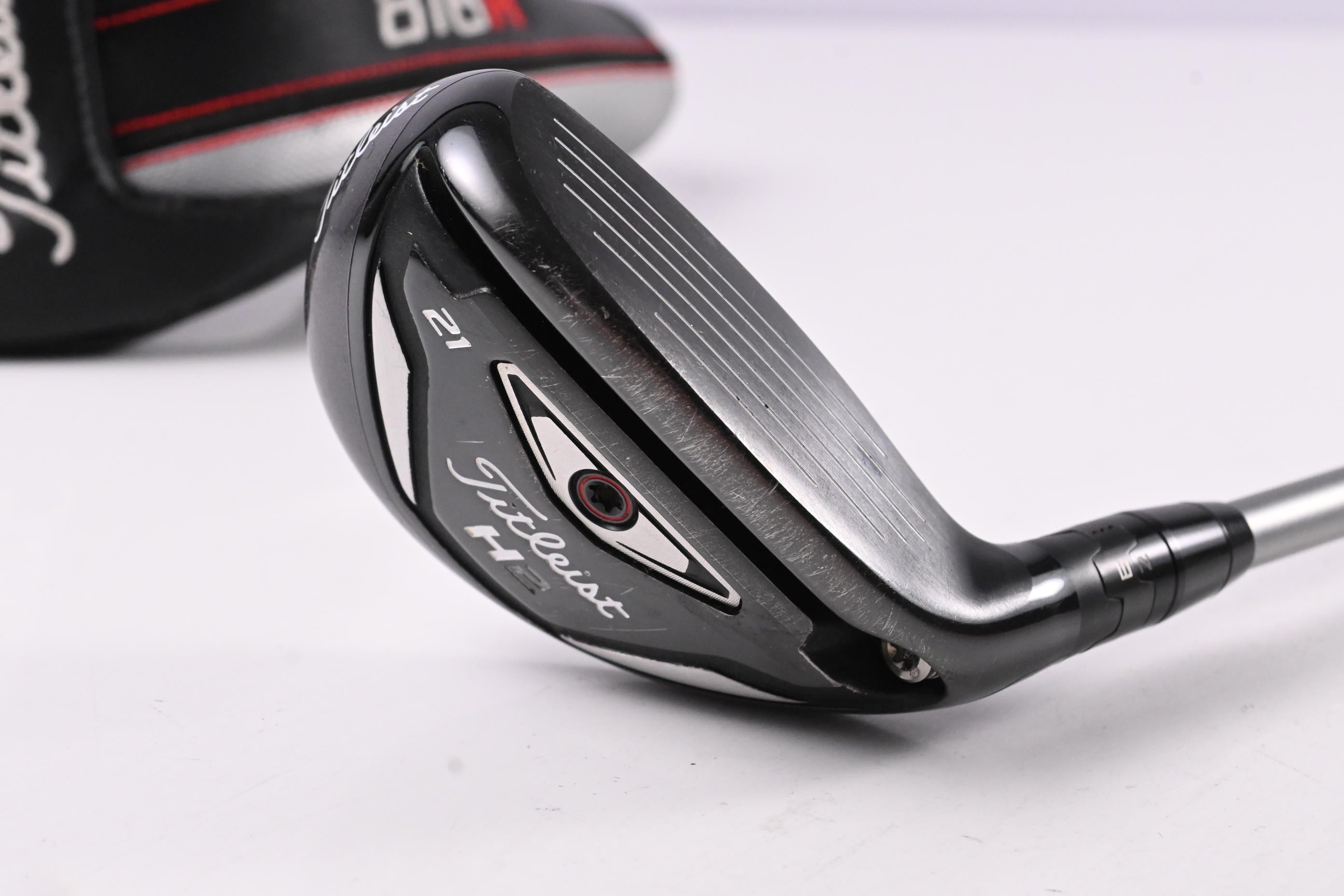 Titleist 816 H2 #3 Hybrid / 21 Degree / Regular Flex Diamana Red M+60 Shaft