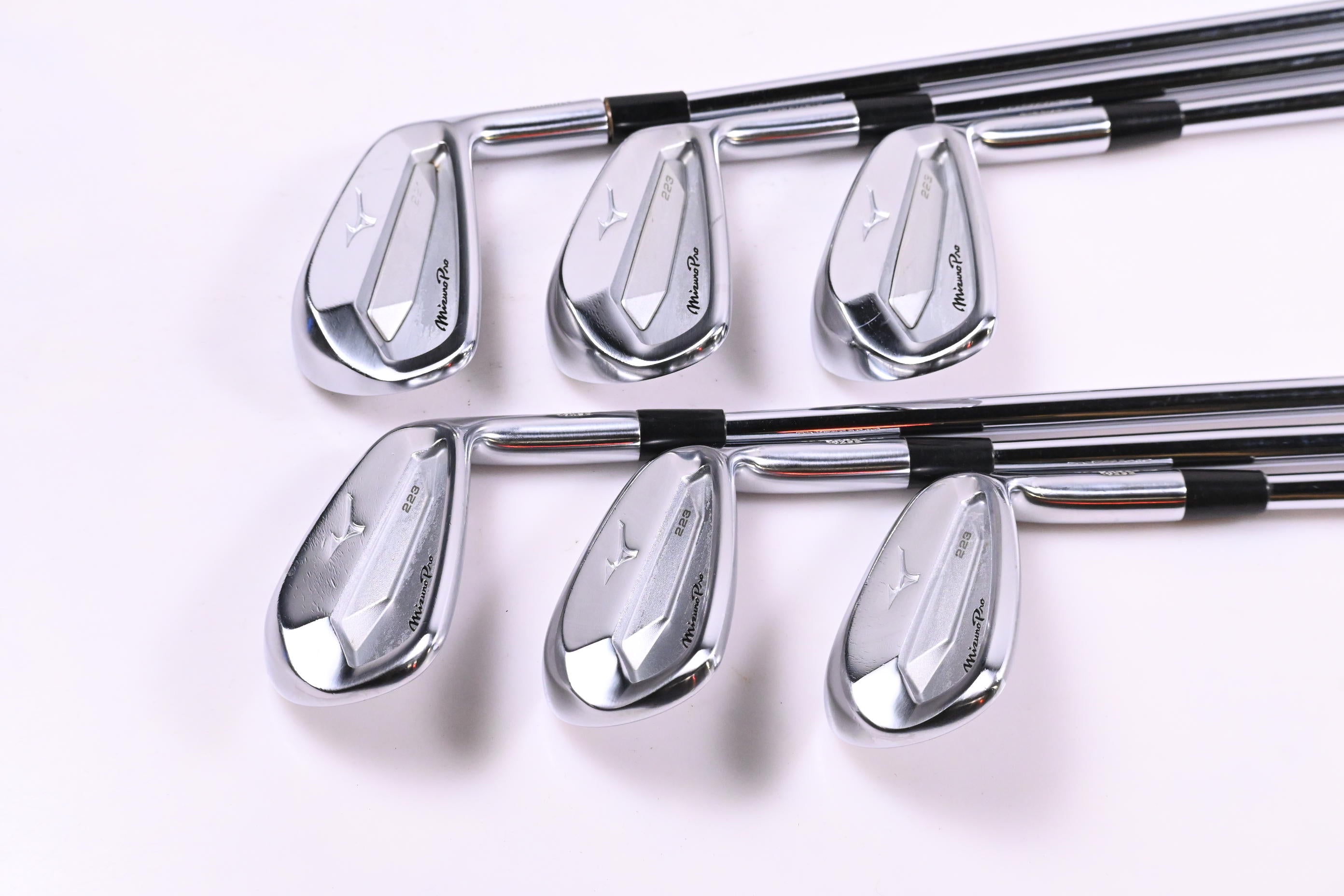 Mizuno Pro 223 Irons / 5-PW / Regular Flex Dynamic Gold 105 R300 Shafts