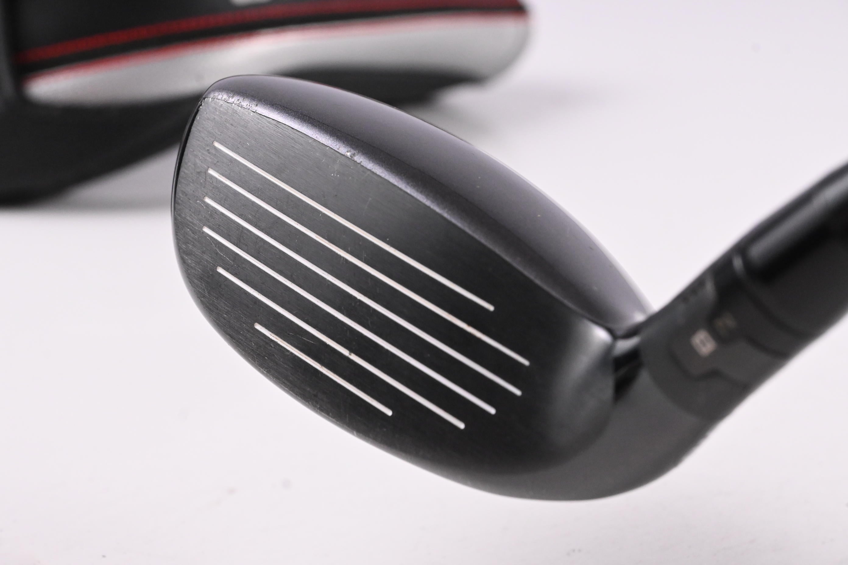 Titleist 816 H2 #3 Hybrid / 21 Degree / Regular Flex Diamana Red M+60 Shaft