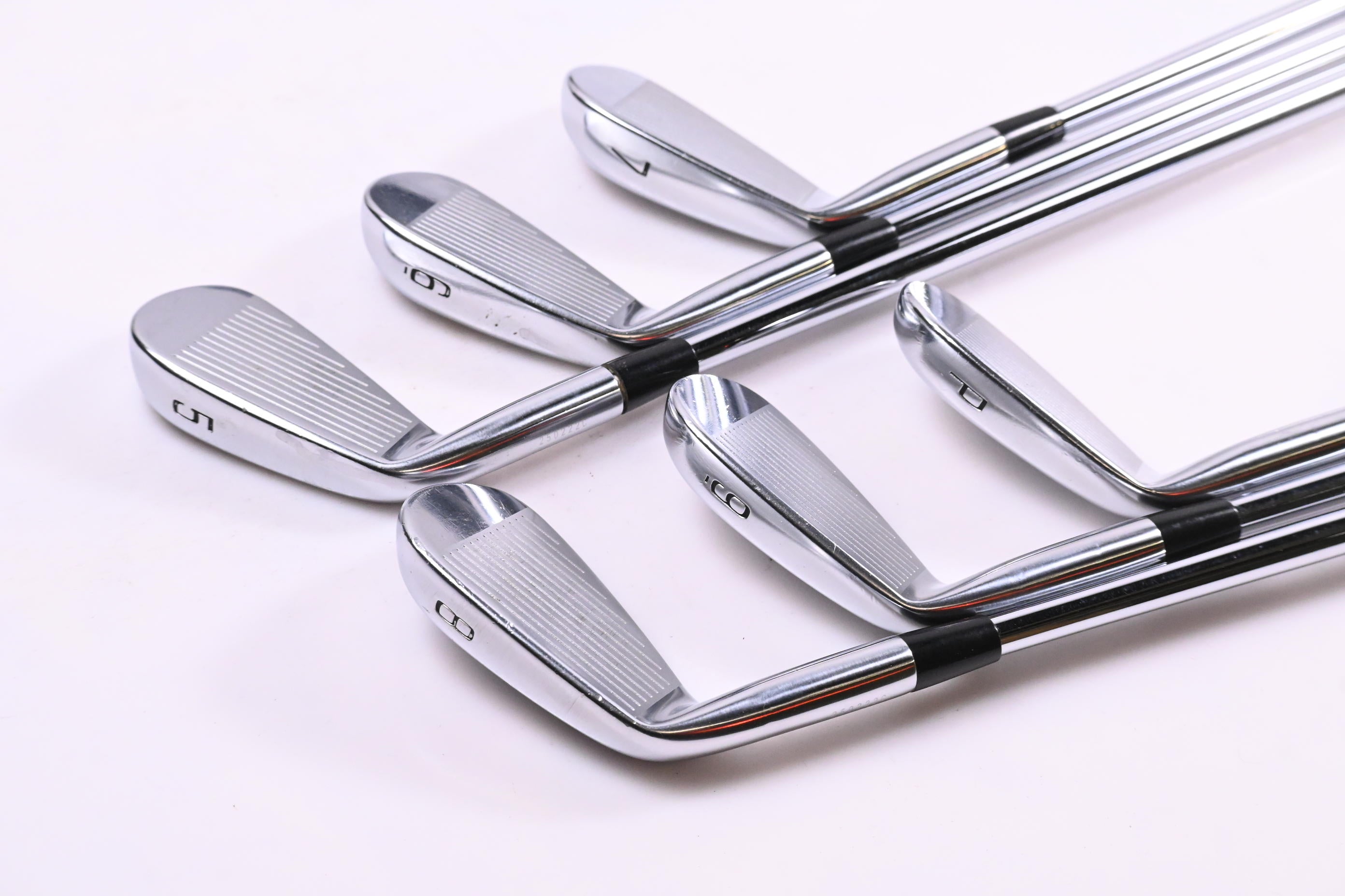 Mizuno Pro 223 Irons / 5-PW / Regular Flex Dynamic Gold 105 R300 Shafts