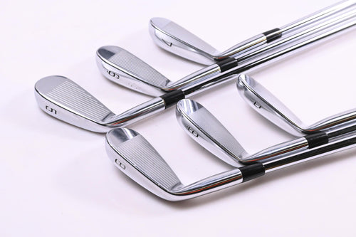 Mizuno Pro 223 Irons / 5-PW / Regular Flex Dynamic Gold 105 R300 Shafts
