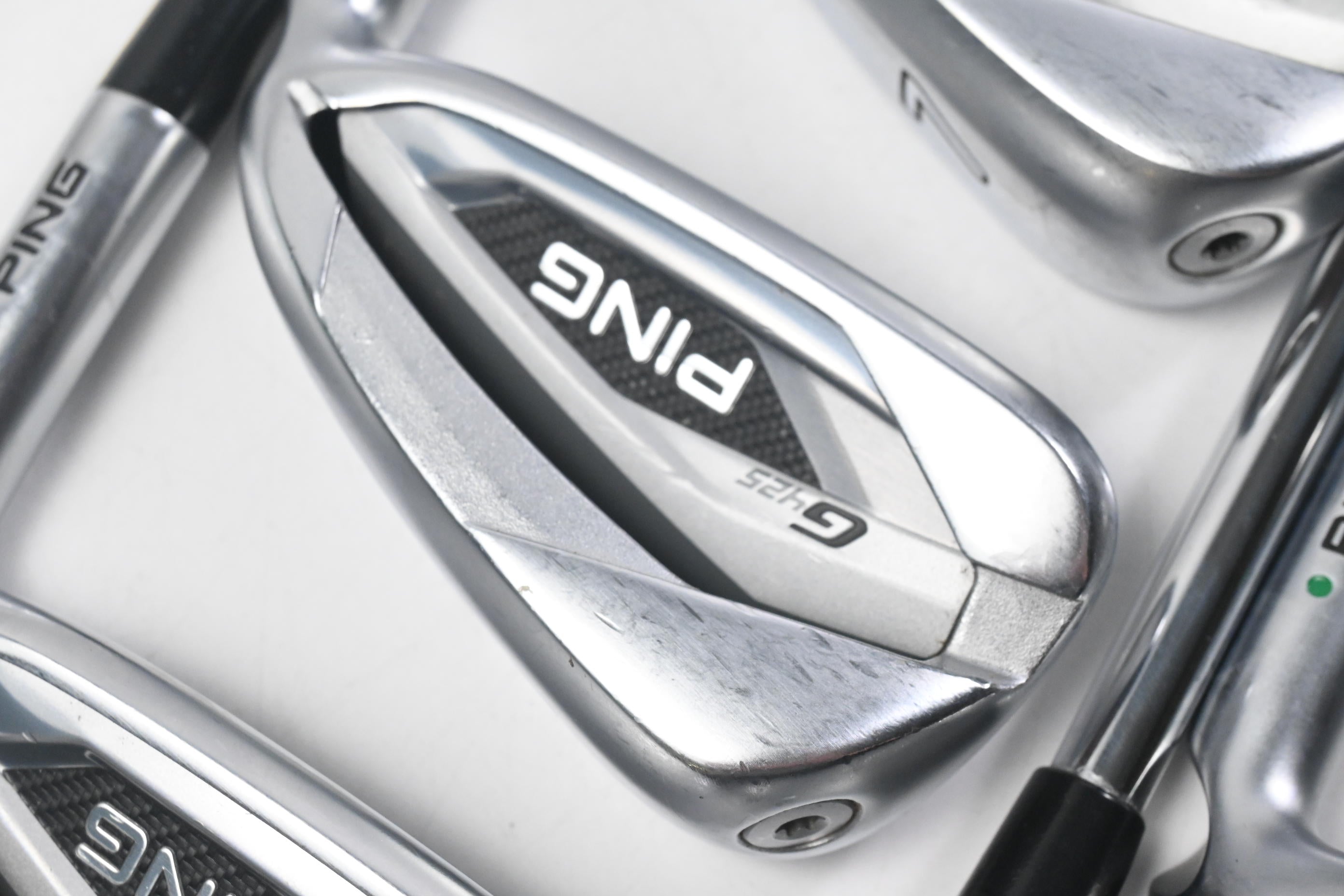 Ping G425 Irons / 5-PW / Green Dot / Regular Flex Dynamic Gold 105 R300 Shafts