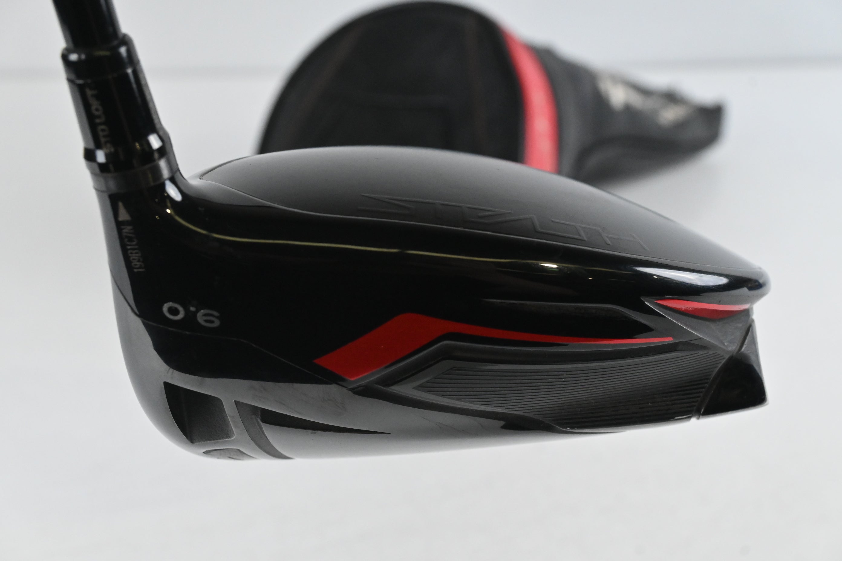 Taylormade Stealth Driver / 9 Degree / Stiff Flex Hzrdus Smoke Red RDX 60 Shaft
