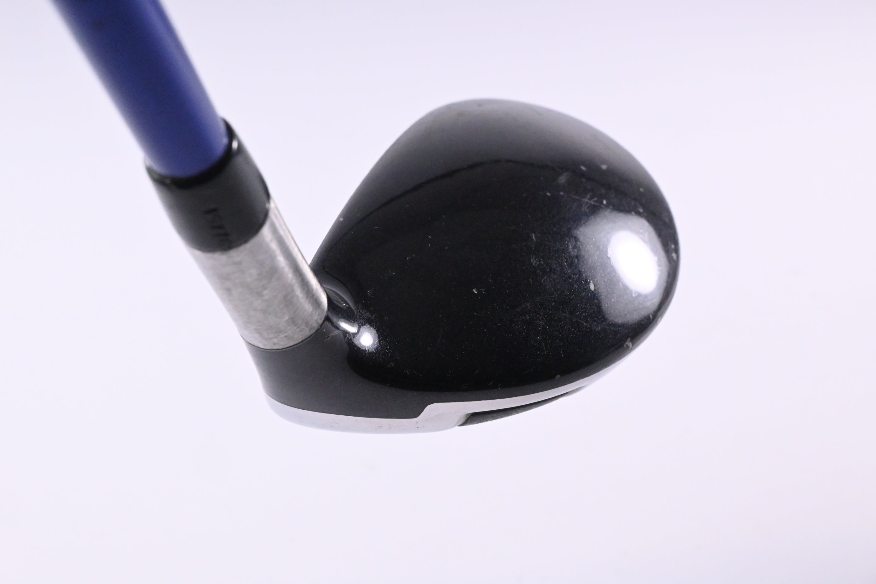 Titleist 909H #3 Hybrid / 19 Degree / Stiff Flex Graphite Design YS 85 Shaft