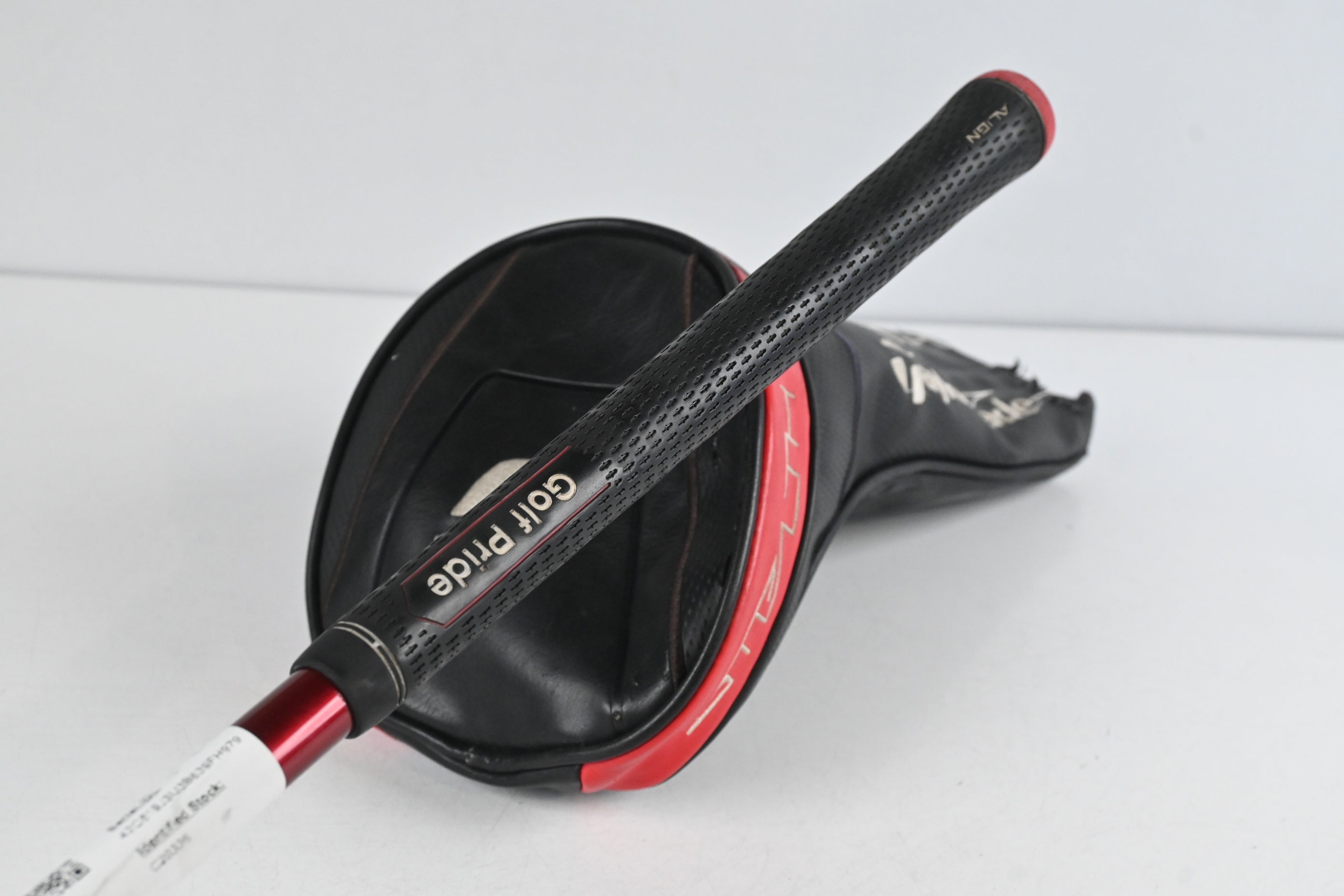 Taylormade Stealth Driver / 9 Degree / Stiff Flex Hzrdus Smoke Red RDX 60 Shaft