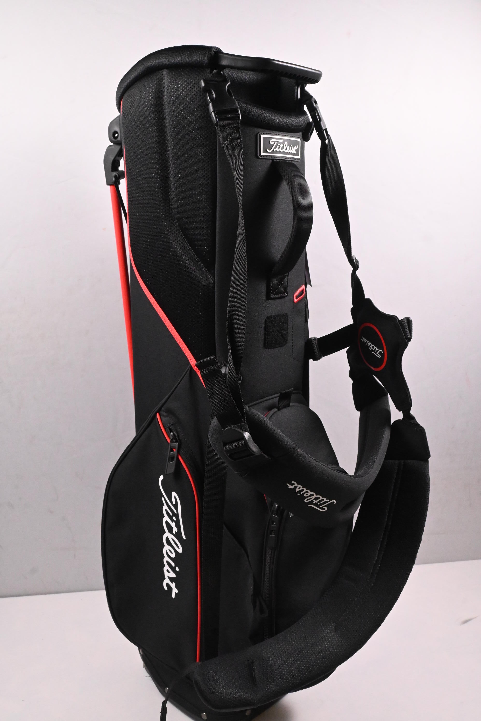 Titleist Players 4 Stand Bag / 4-Way Divider / Black, Red