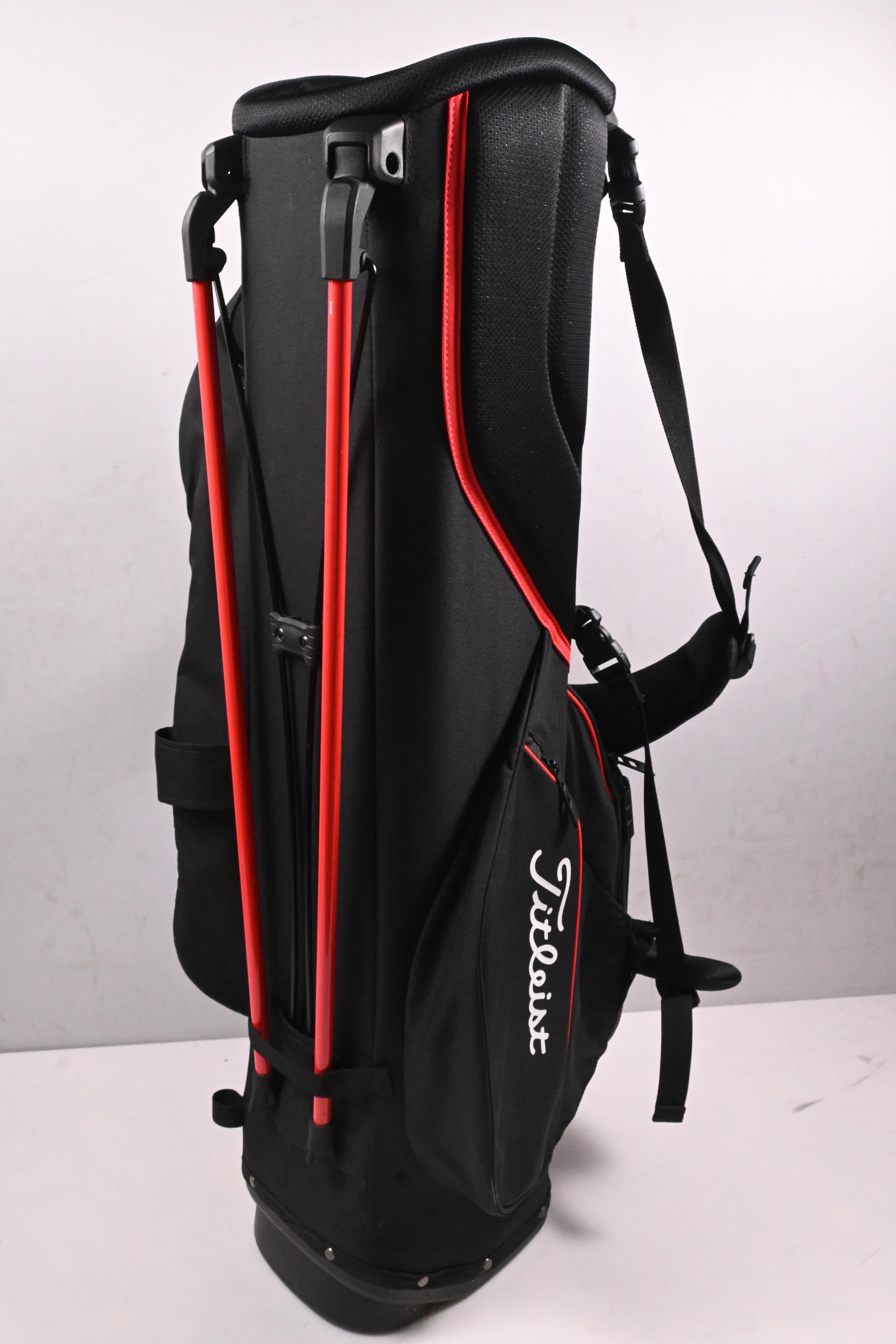 Titleist Players 4 Stand Bag / 4-Way Divider / Black, Red