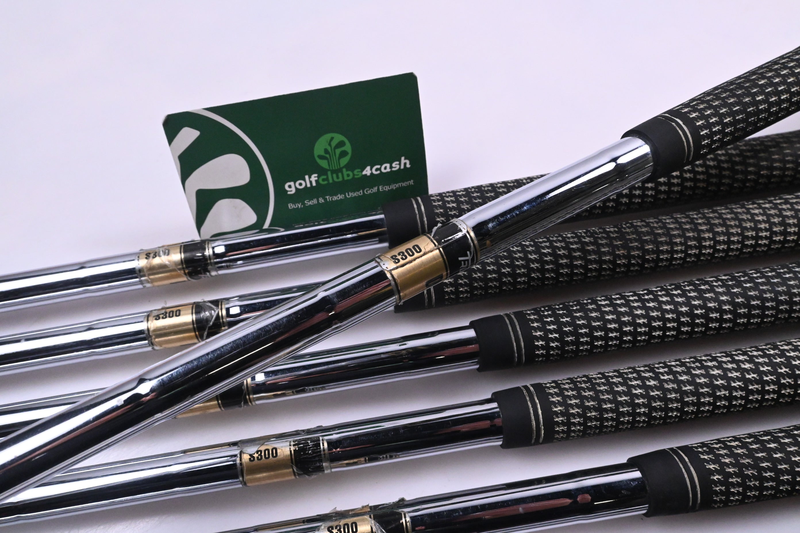 Titleist 690.MB Irons / 3-PW / Stiff Flex Dynamic Gold S300 Shafts