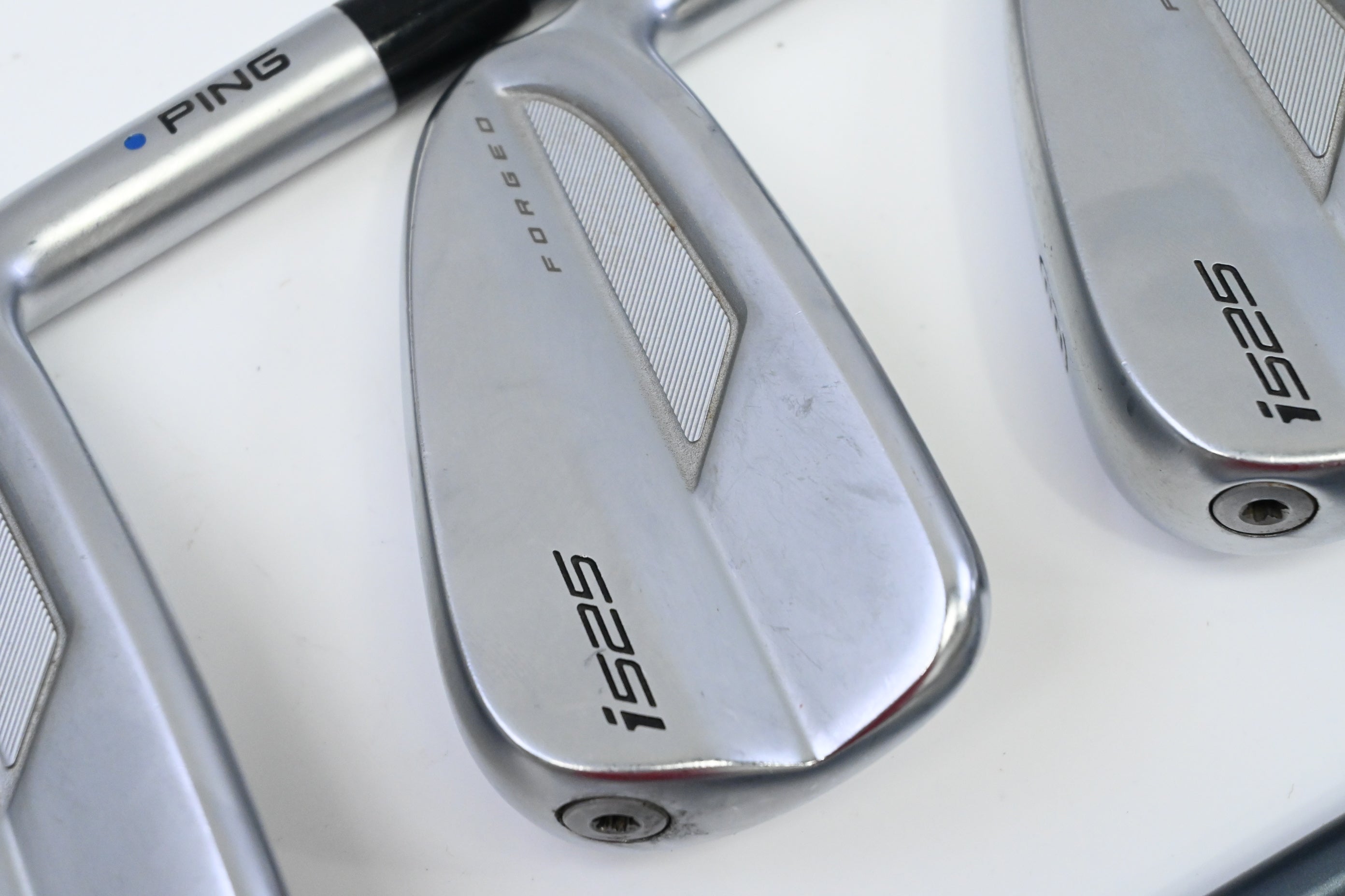 Ping i525 Irons / 6-PW+UW / Blue Dot / Regular Flex Ping Alta CB Slate Shafts