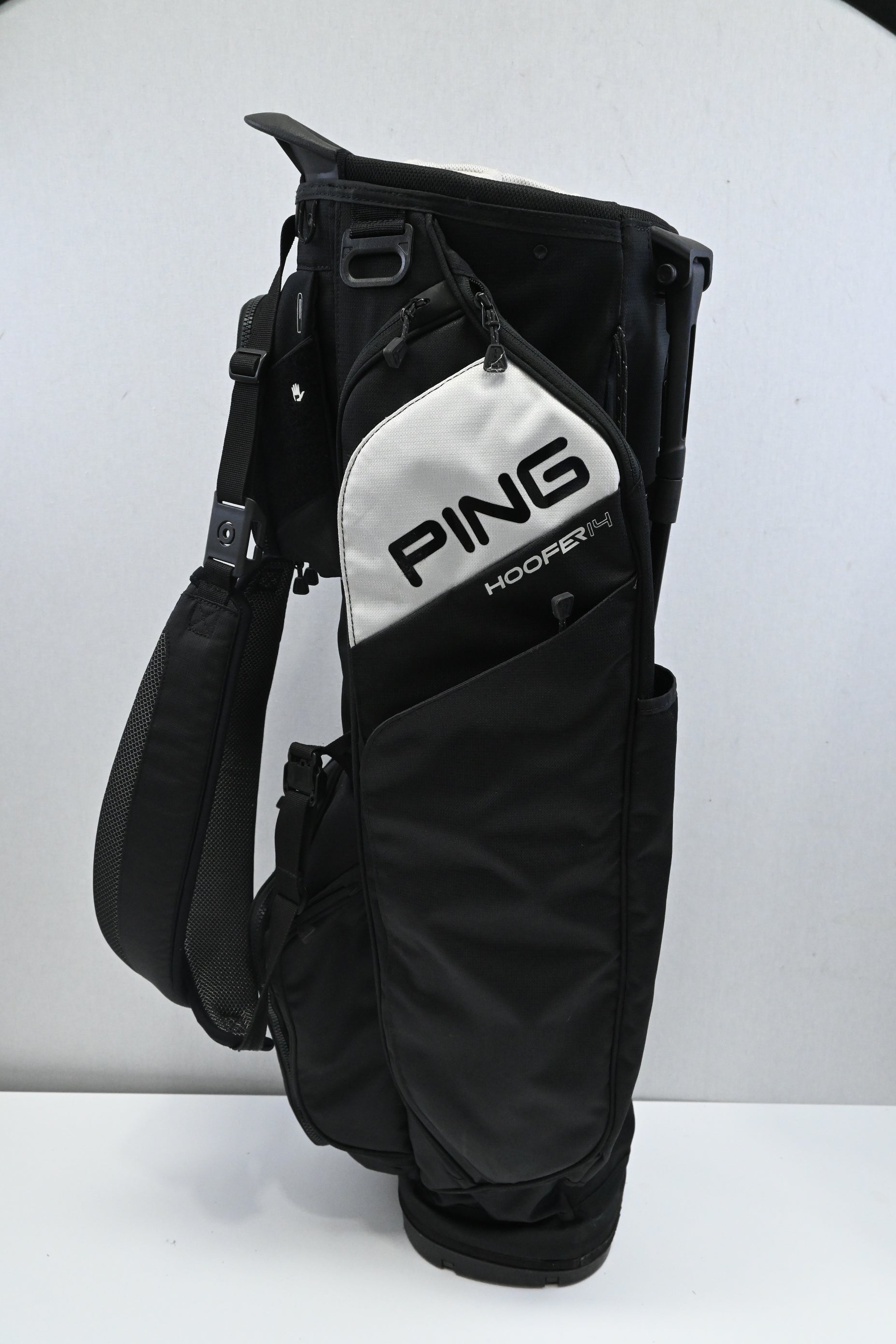 Ping Hoofer 14 Stand Bag / 14-Way / Black, White