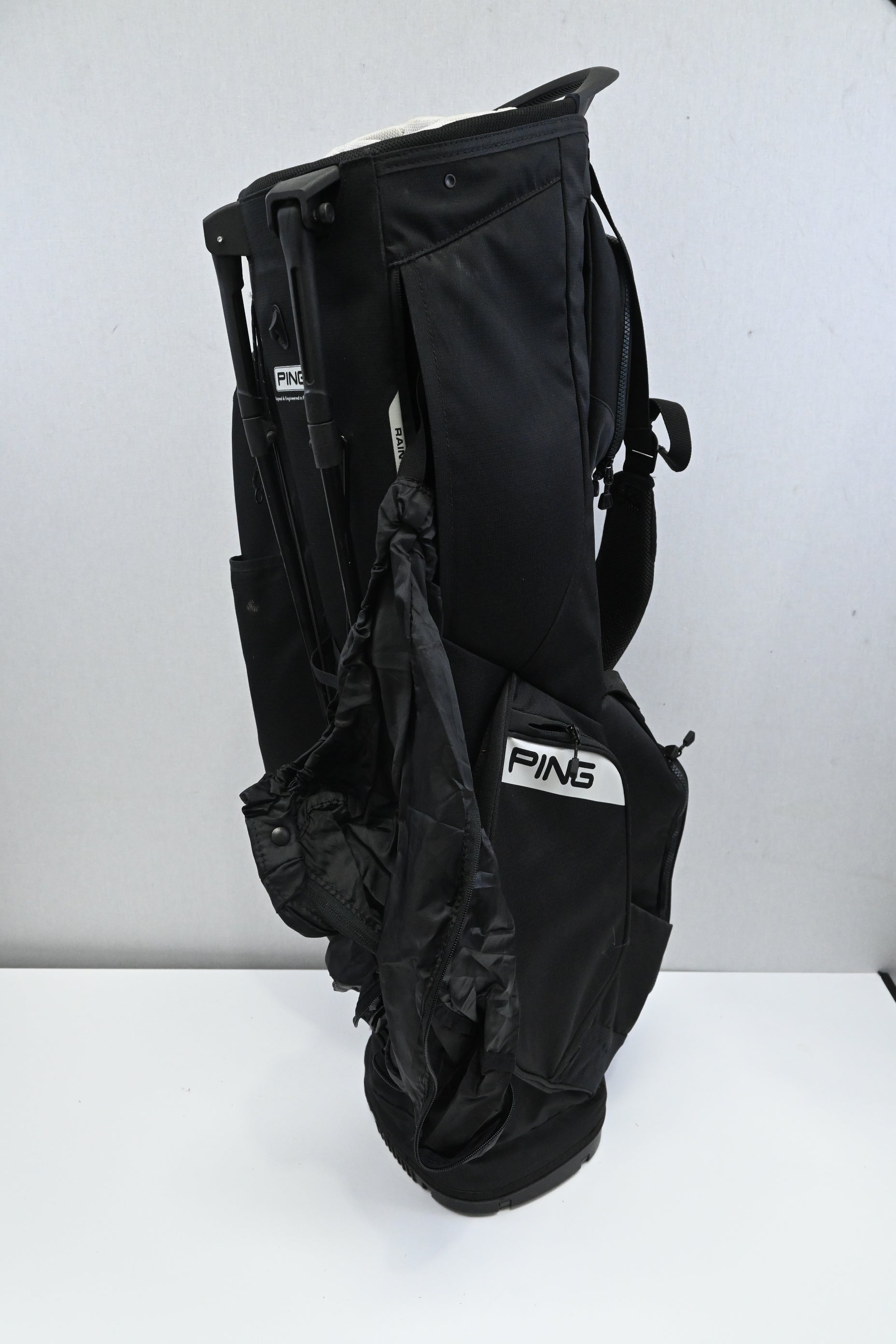 Ping Hoofer 14 Stand Bag / 14-Way / Black, White