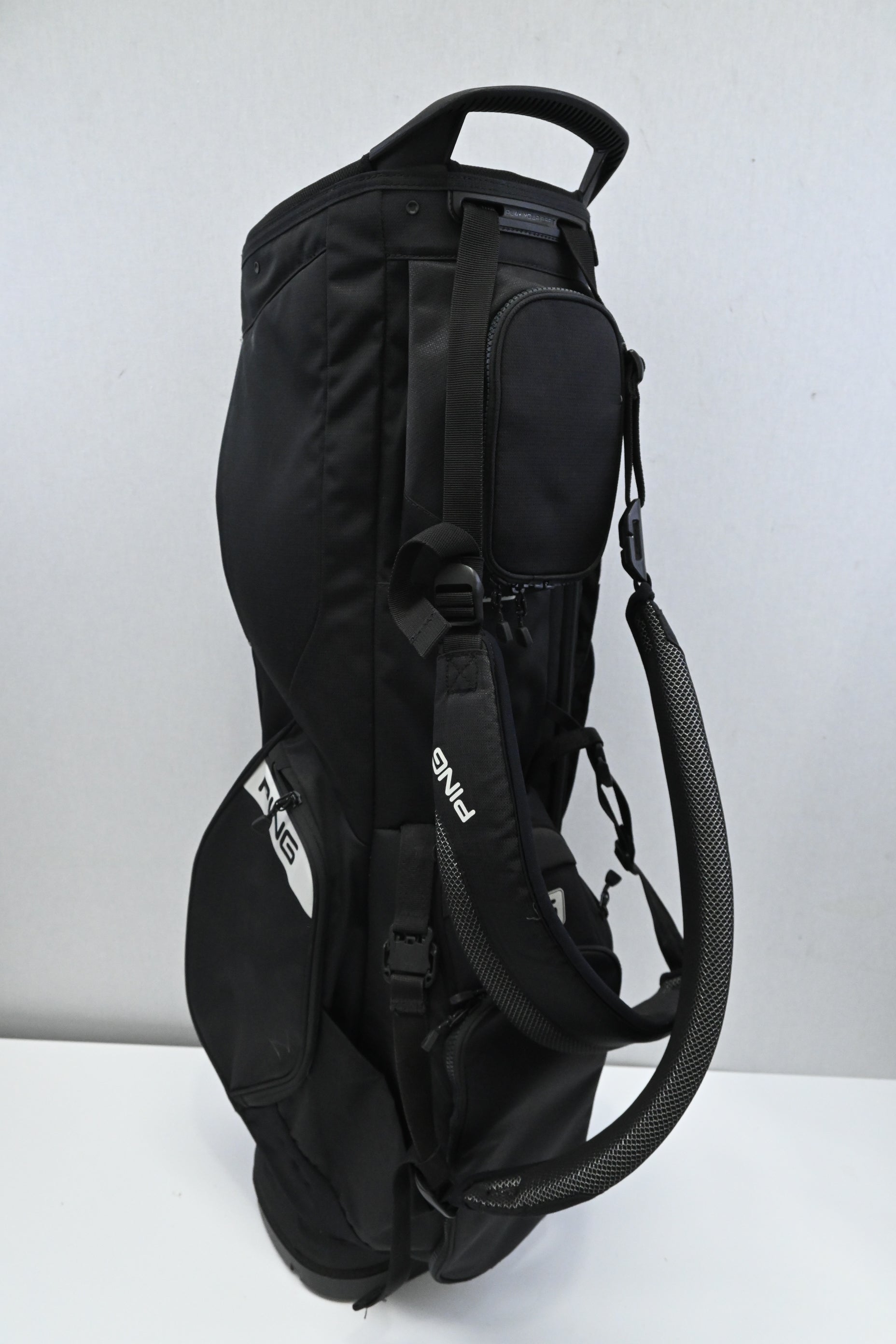 Ping Hoofer 14 Stand Bag / 14-Way / Black, White