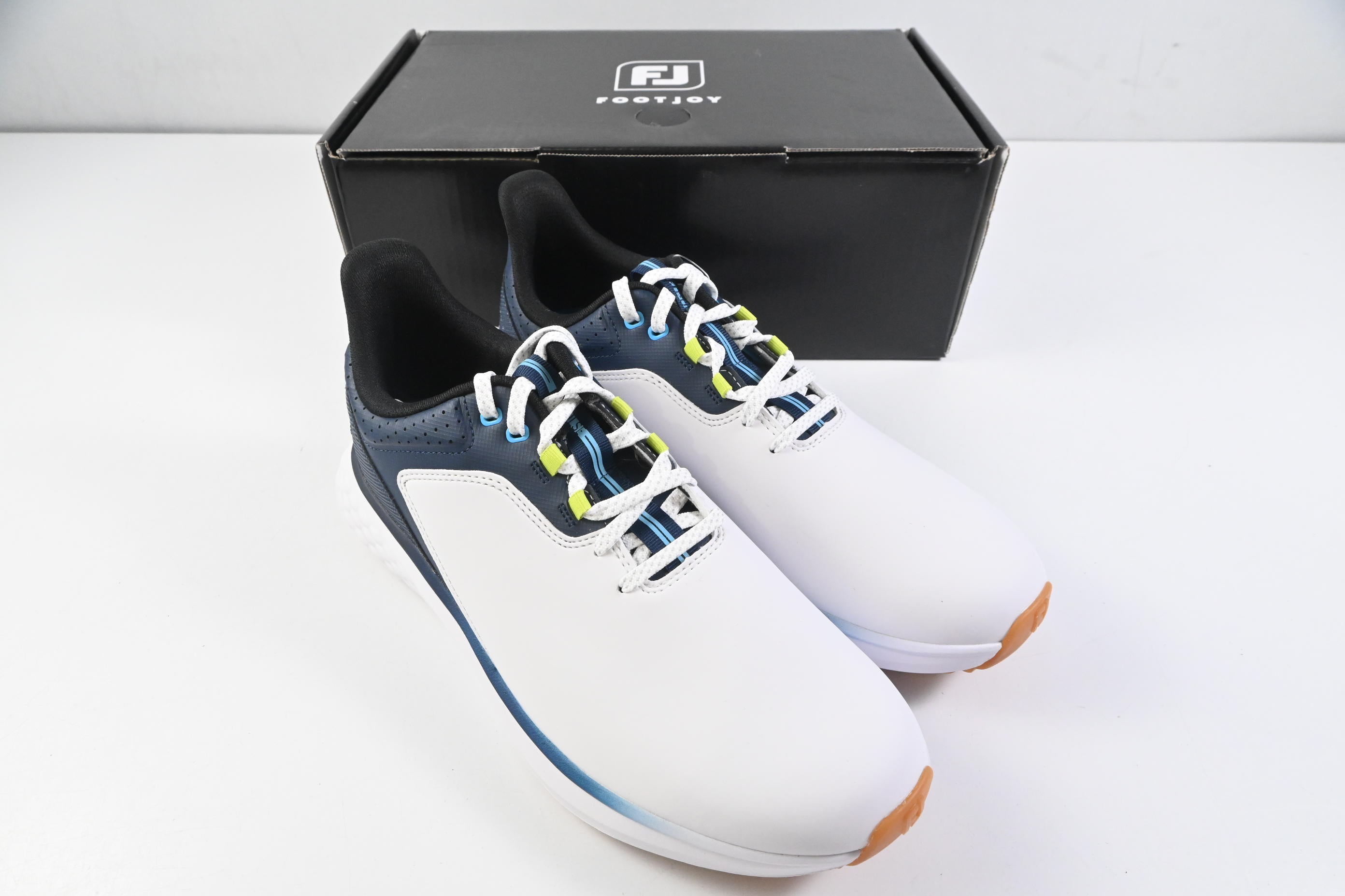 FootJoy Pulse Golf Shoes / Size UK 9 / White, Gum & Navy