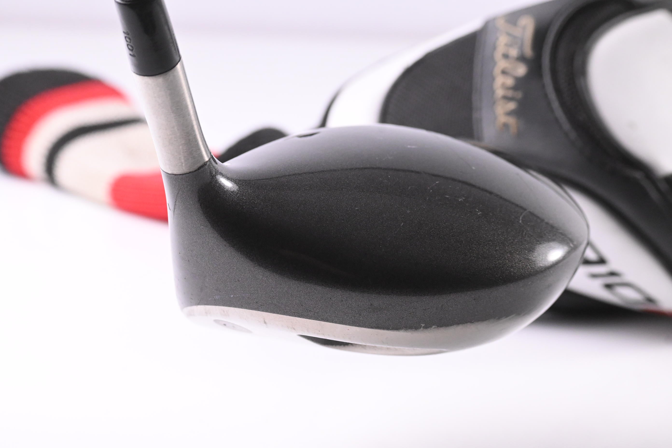 Titleist 975 J Driver / 10.5 Degree / Regular Flex Ultralite Titleist Shaft