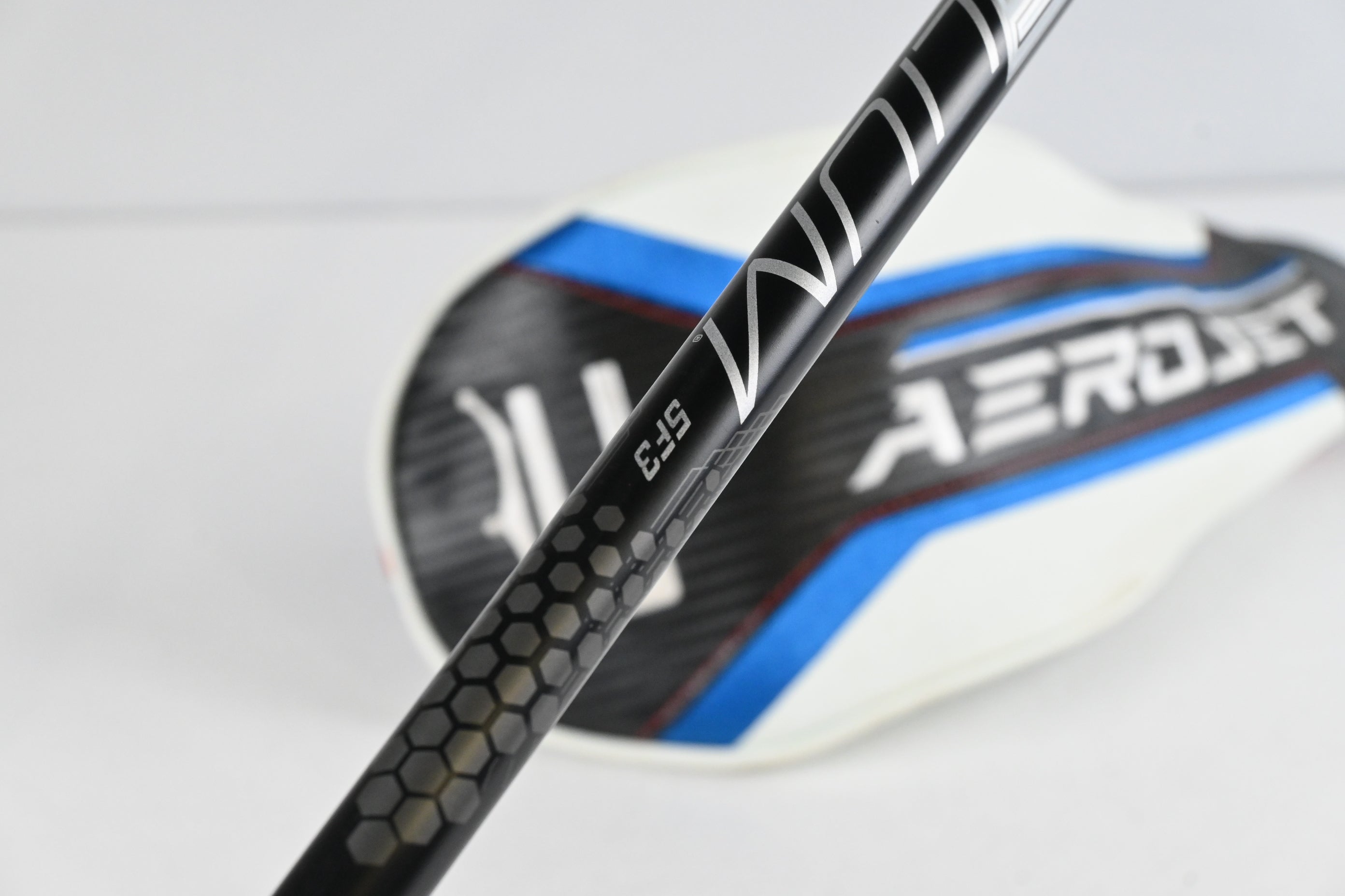 Cobra Aerojet Max Driver / 10.5 Degree / Regular Flex UST Mamiya Helium Nanocore