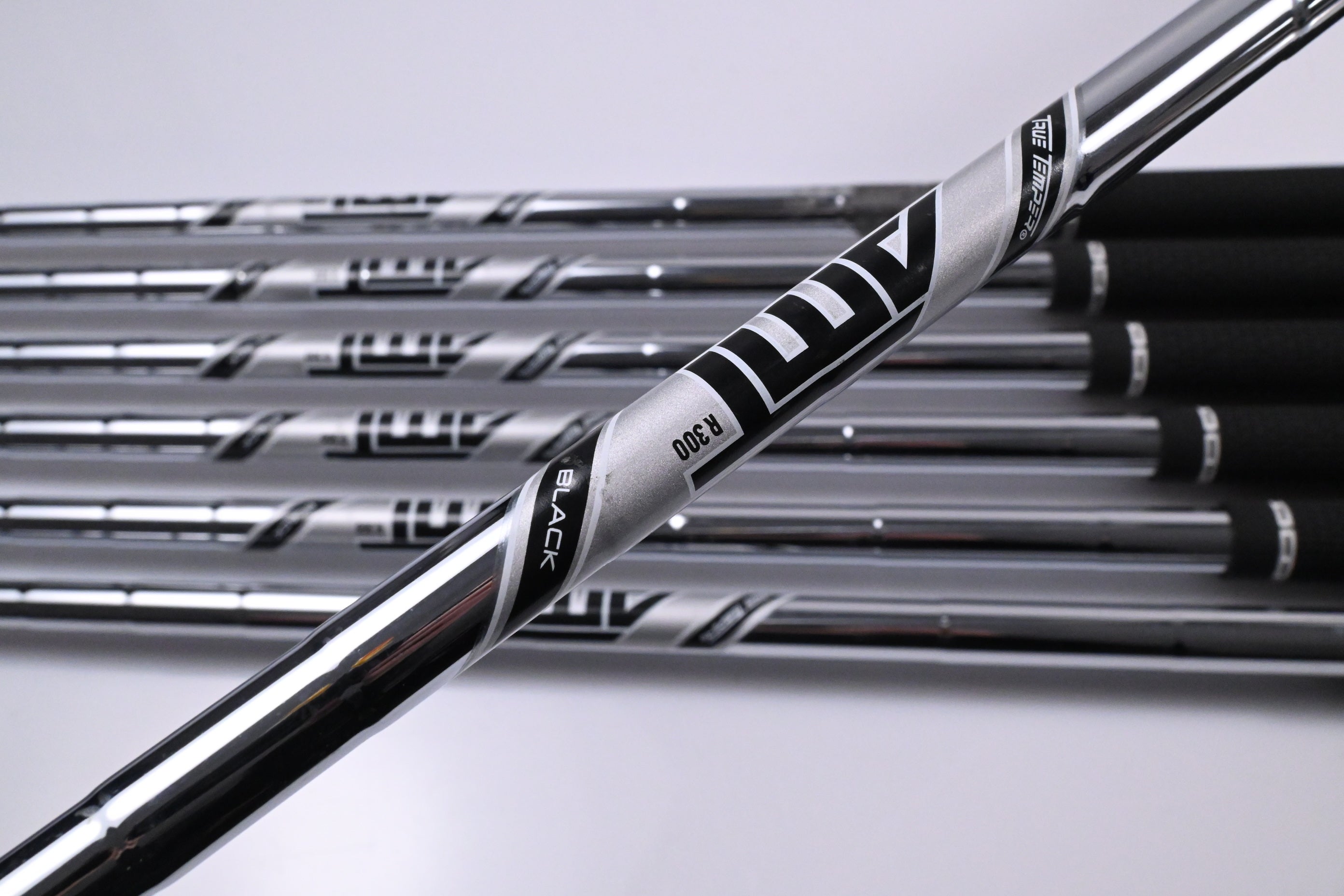 Titleist T200 2023 Irons / 5-PW+48° / Regular Flex AMT Black R300 Shafts
