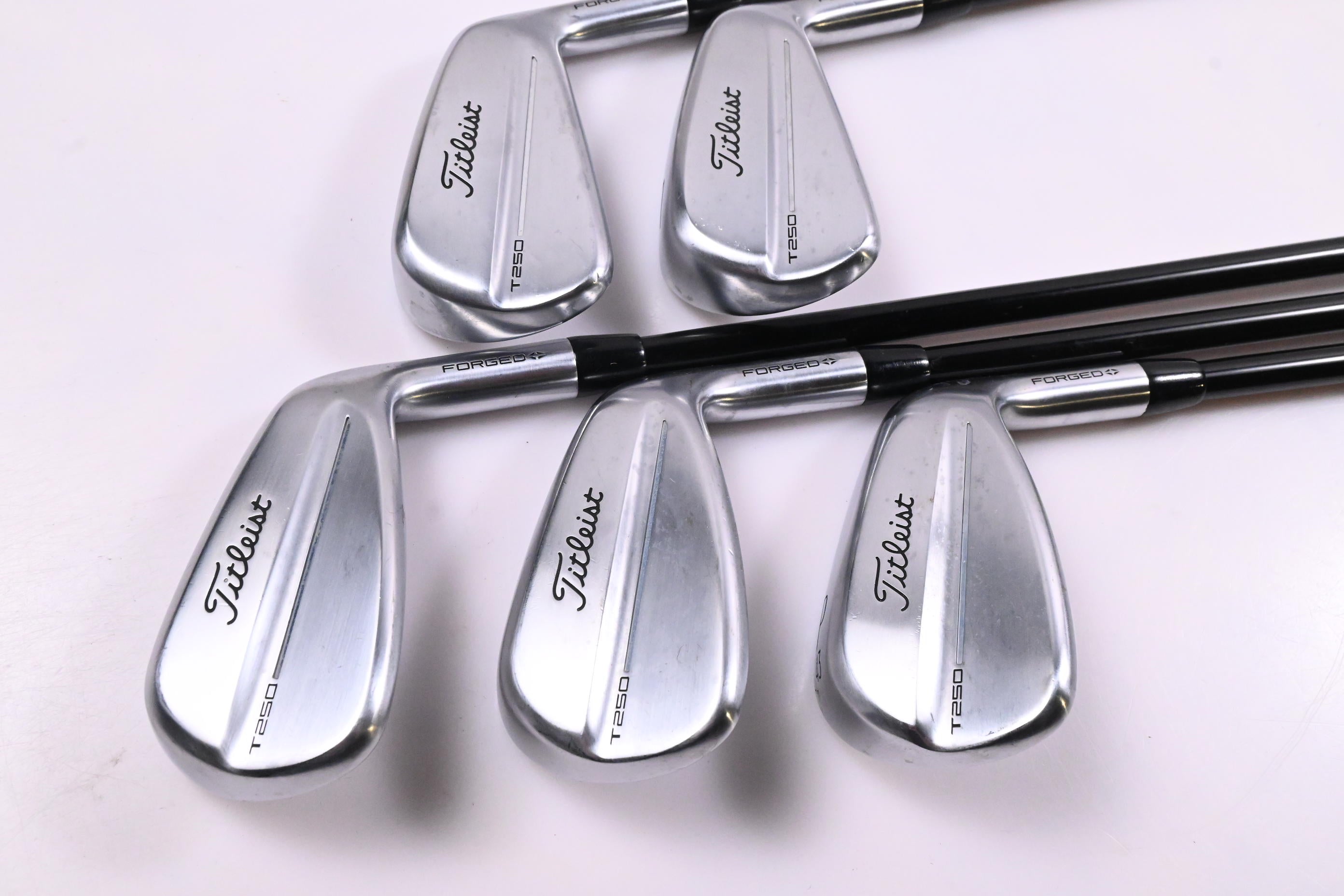 Titleist T250 2025 Irons / 6-PW / Regular Flex Tensei AV Red AM(2) Shafts