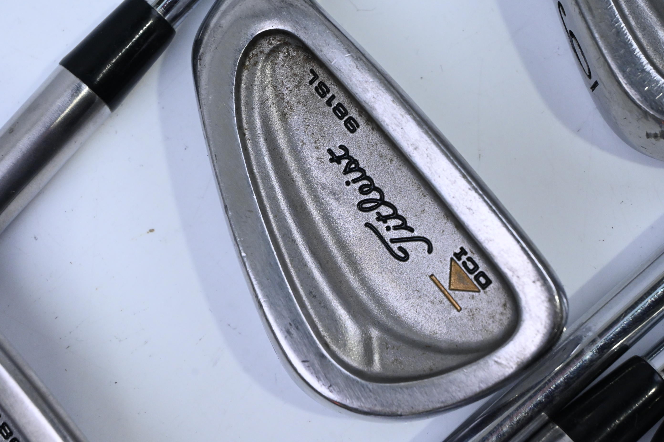 Titleist DCI 981 SL Irons / 3-PW+GW+SW / Regular Flex Dynamic Gold R300 Shafts