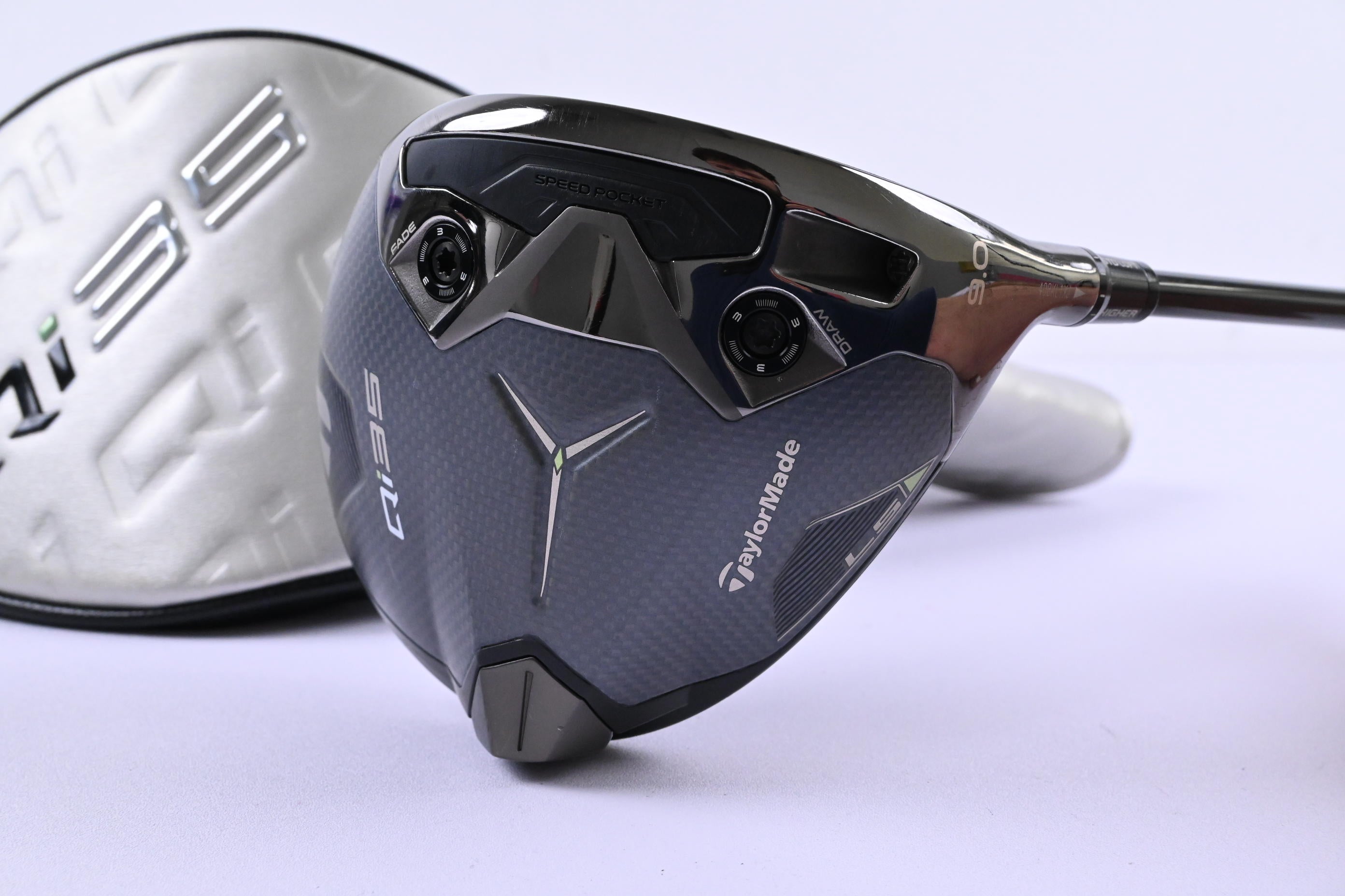Taylormade Qi35 LS Driver / 9 Degree / X-Flex Kai'li White 70 Shaft
