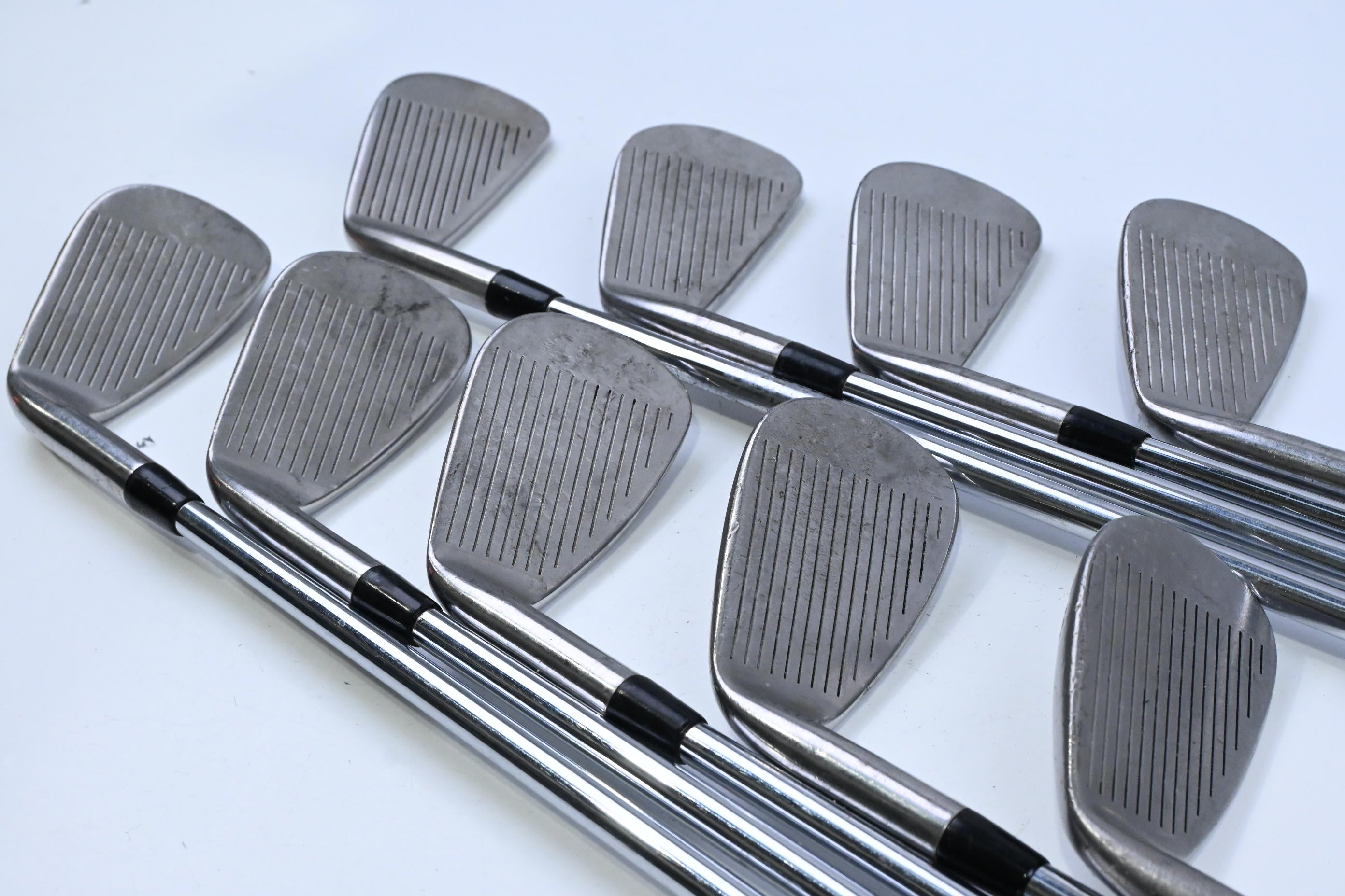 Titleist DCI 981 SL Irons / 3-PW+GW+SW / Regular Flex Dynamic Gold R300 Shafts