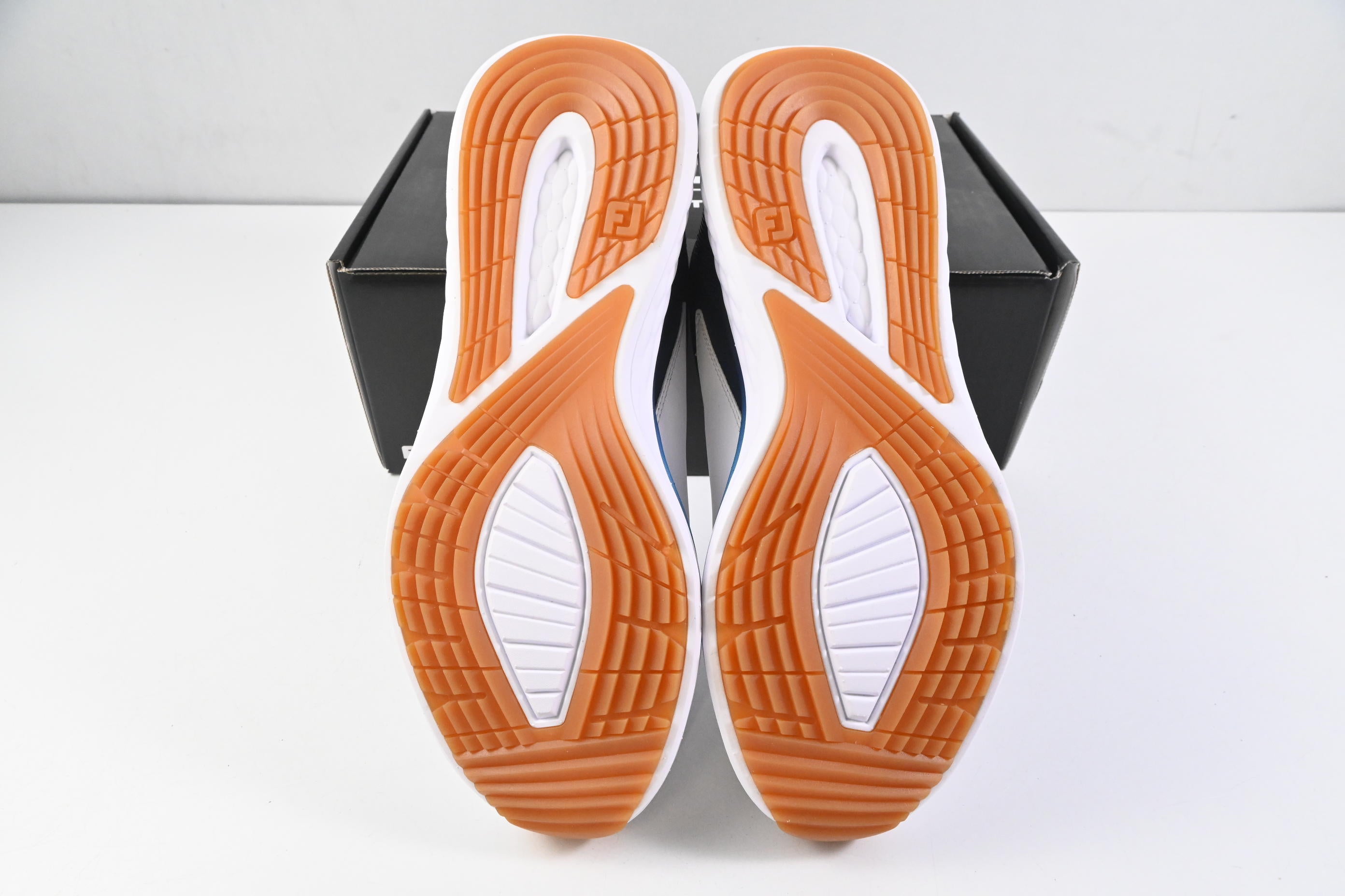 FootJoy Pulse Golf Shoes / Size UK 8.5 / White, Gum & Navy