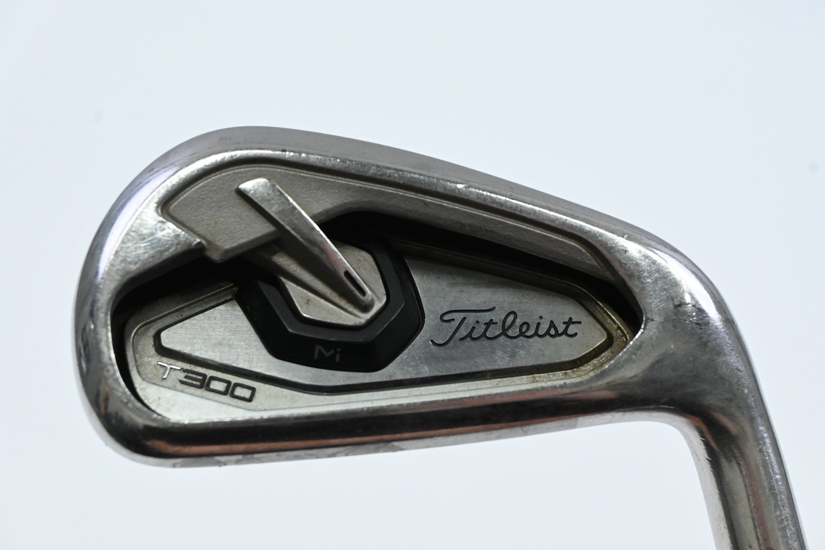 Titleist T300 2019 #6 Iron / Regular Flex AMT R300 Red Shaft