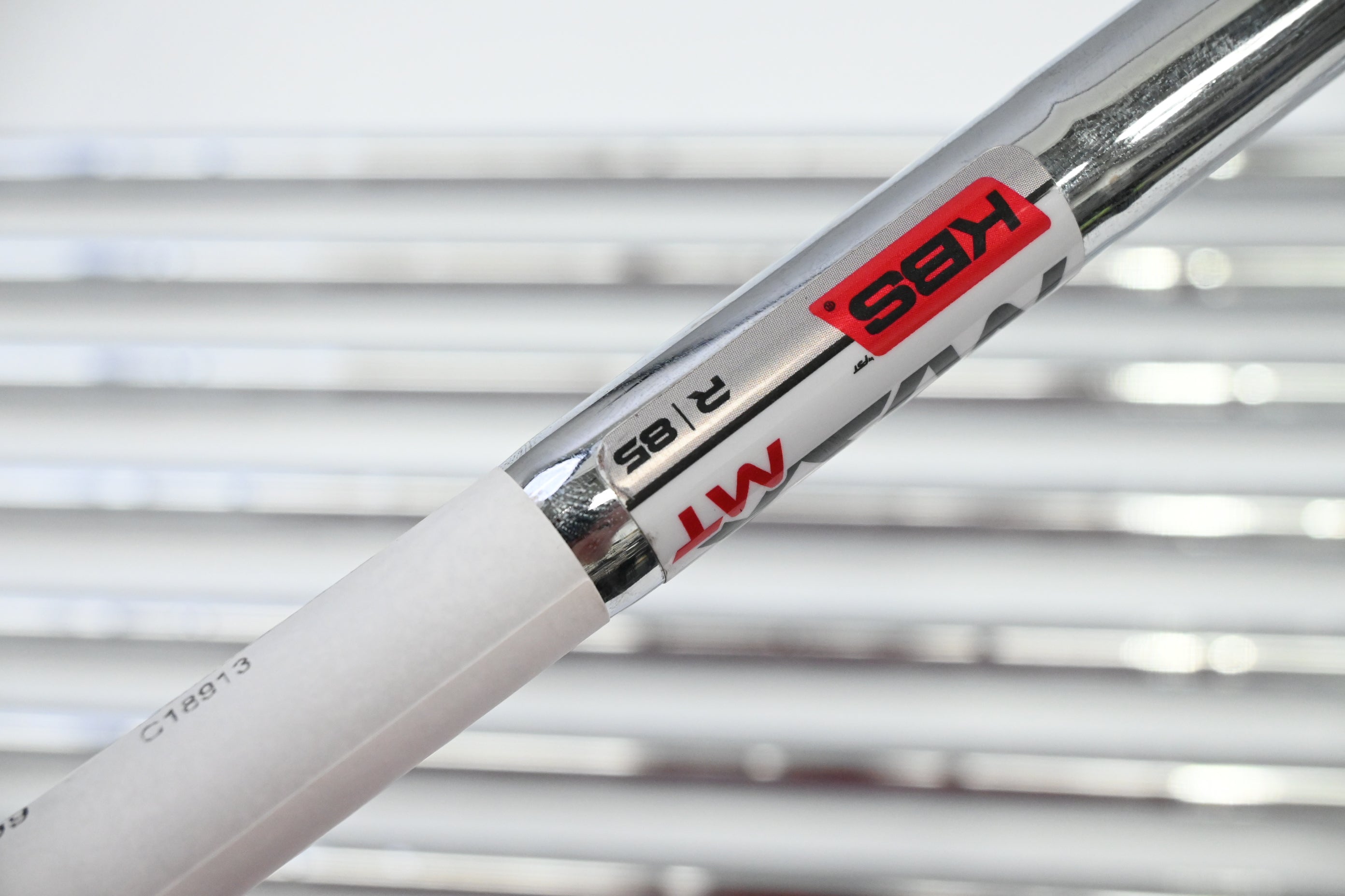 Taylormade SIM2 Max Irons / 4-PW+SW / Regular Flex KBS Max MT 85 Shafts