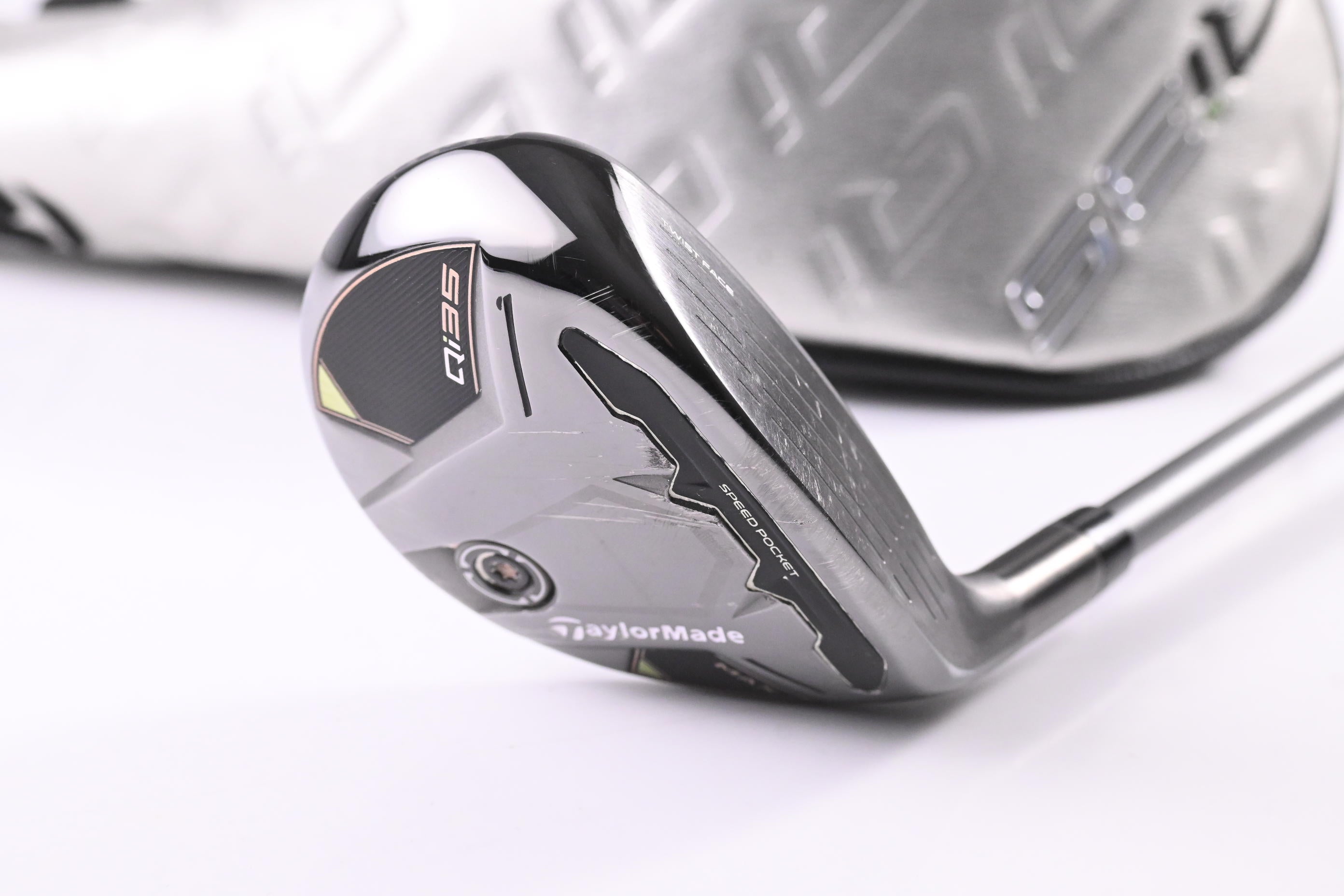 Taylormade Qi35 Max #4 Hybrid / 23 Degree / Regular Flex Fujikura Air Speeder 50