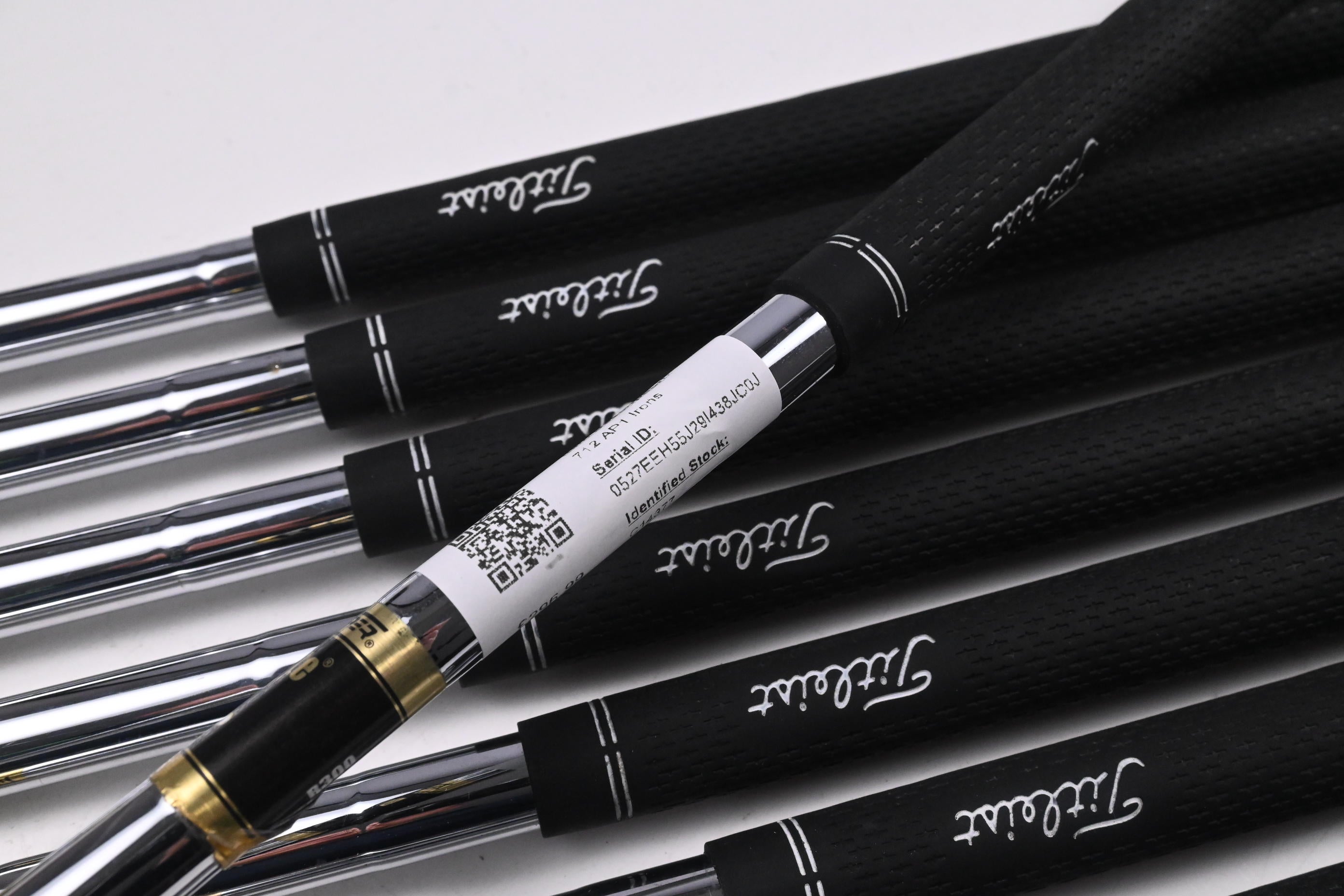 Titleist 712 AP1 Irons / 4-PW+GW / Regular Flex Dynalite Gold XP R300 Shafts