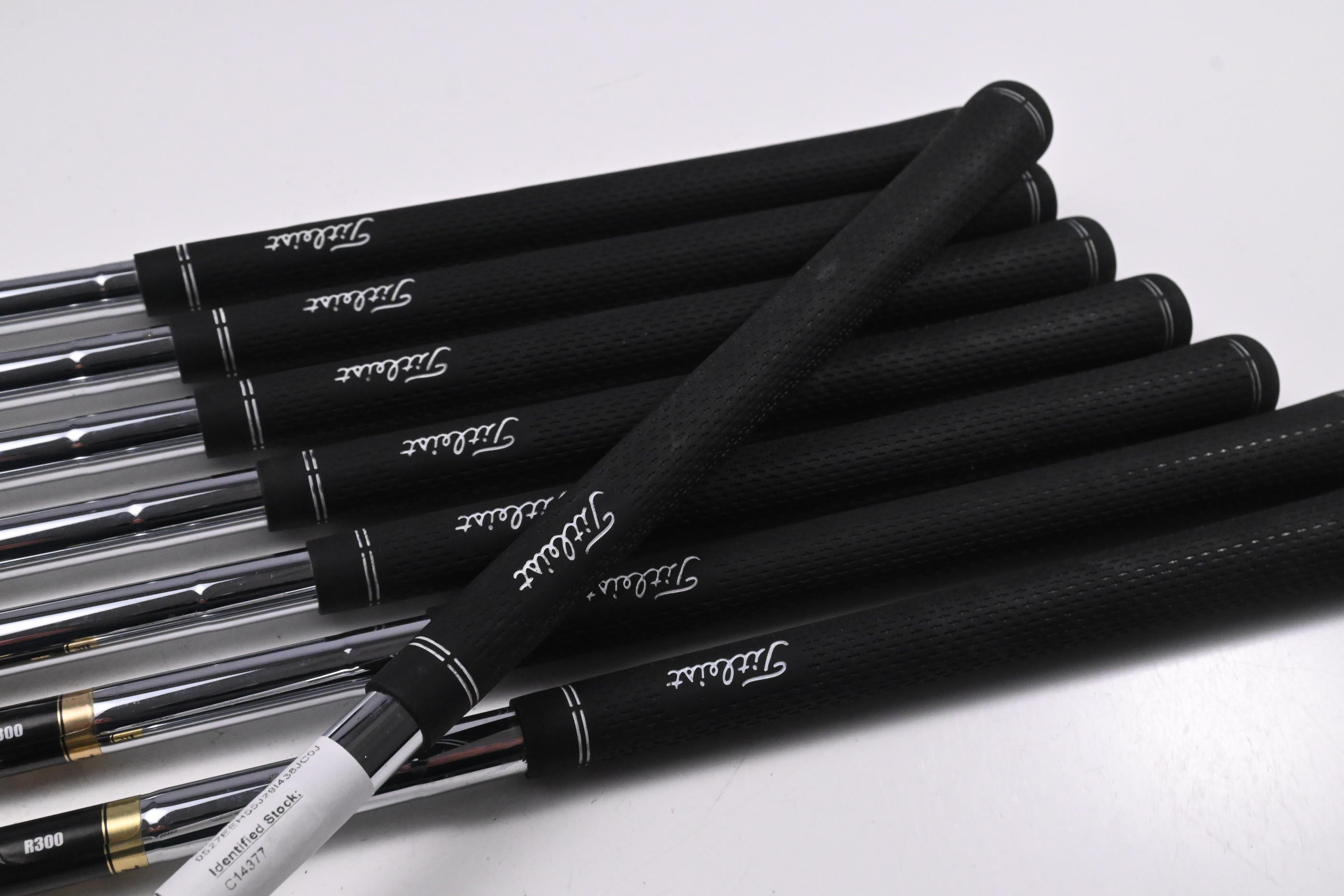 Titleist 712 AP1 Irons / 4-PW+GW / Regular Flex Dynalite Gold XP R300 Shafts