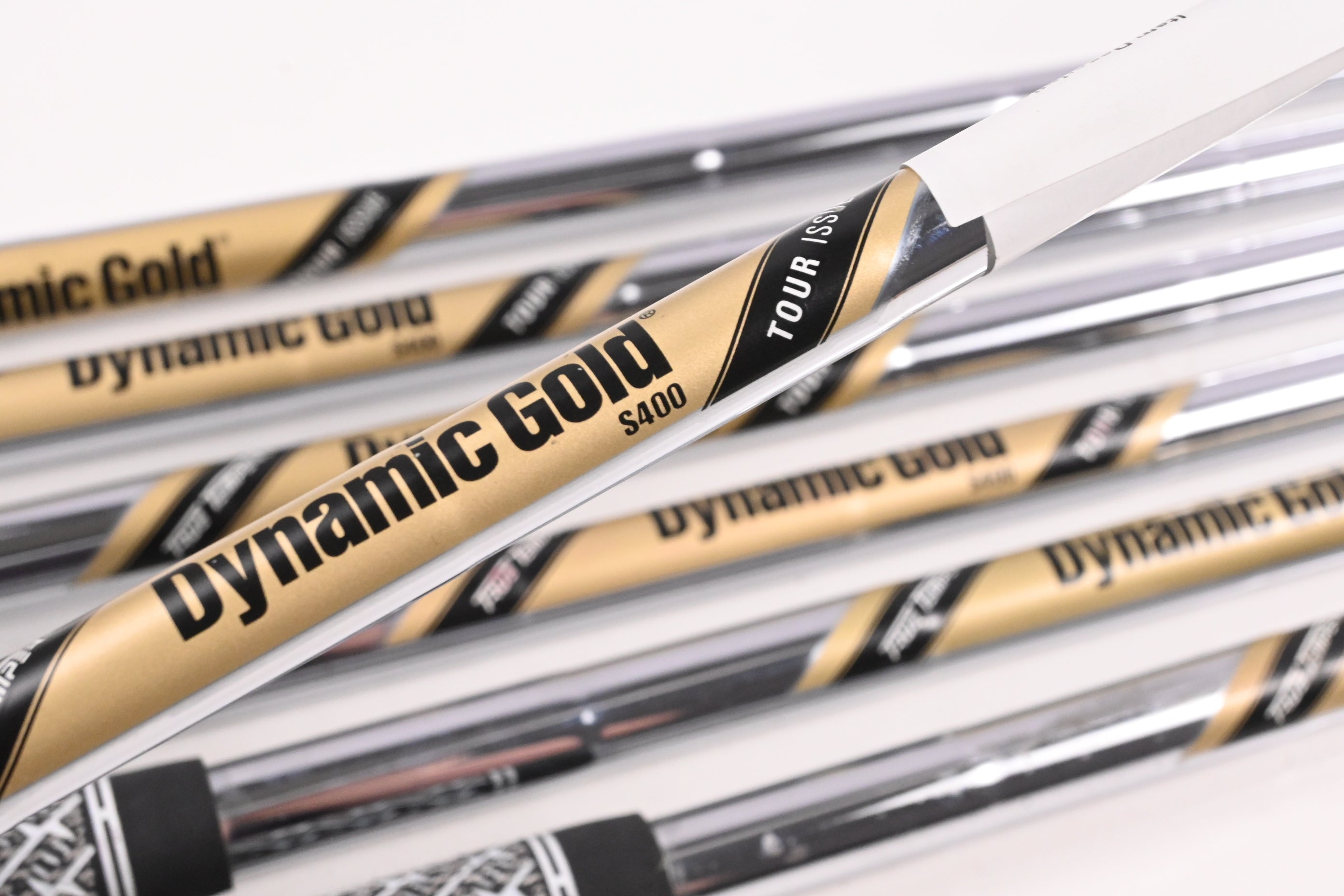 Dynamic Gold S400 Iron Shafts / Stiff Flex / Set of 7 / .355" Taper Tip