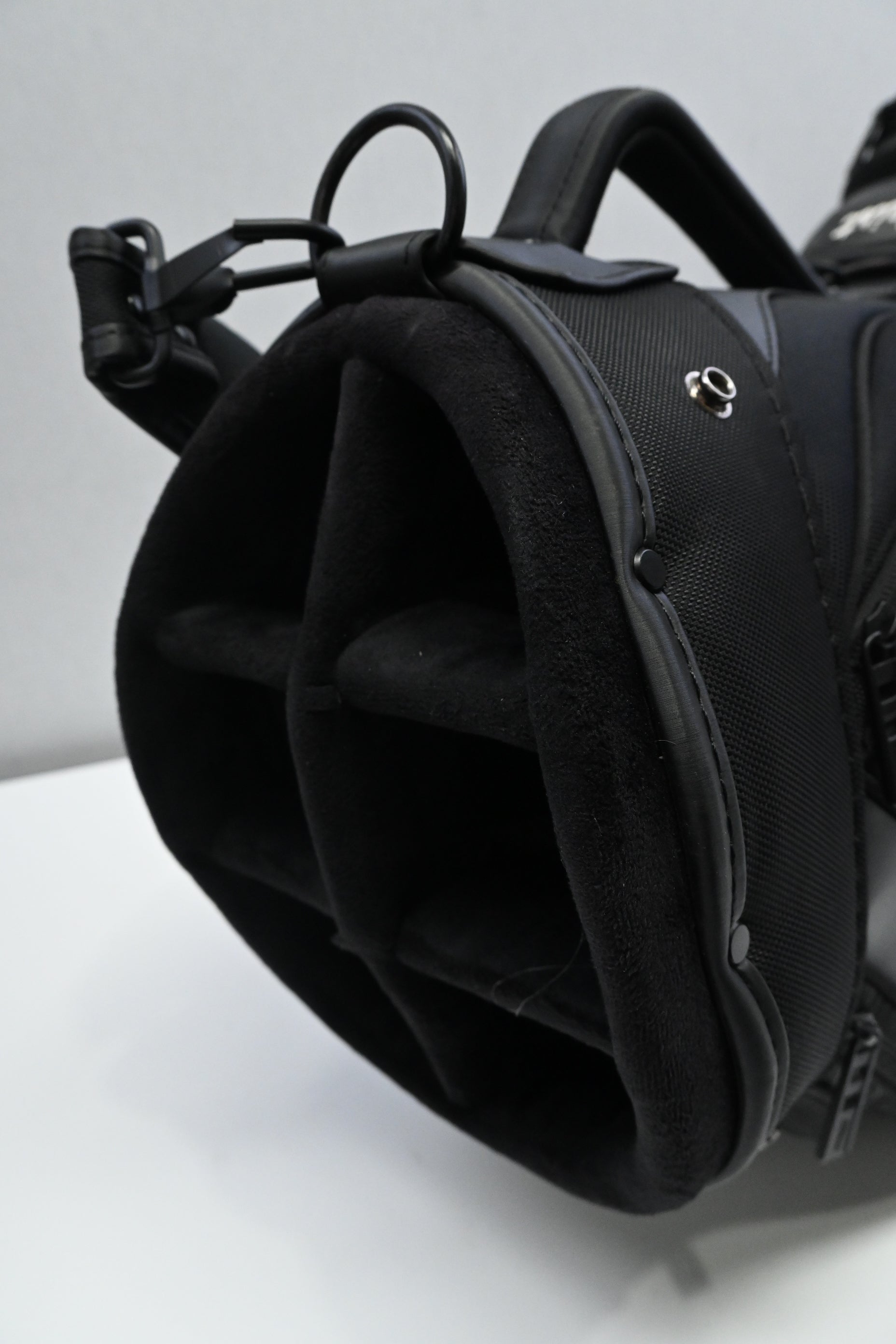 Titleist Tour Bag / 6-Way / Black, White