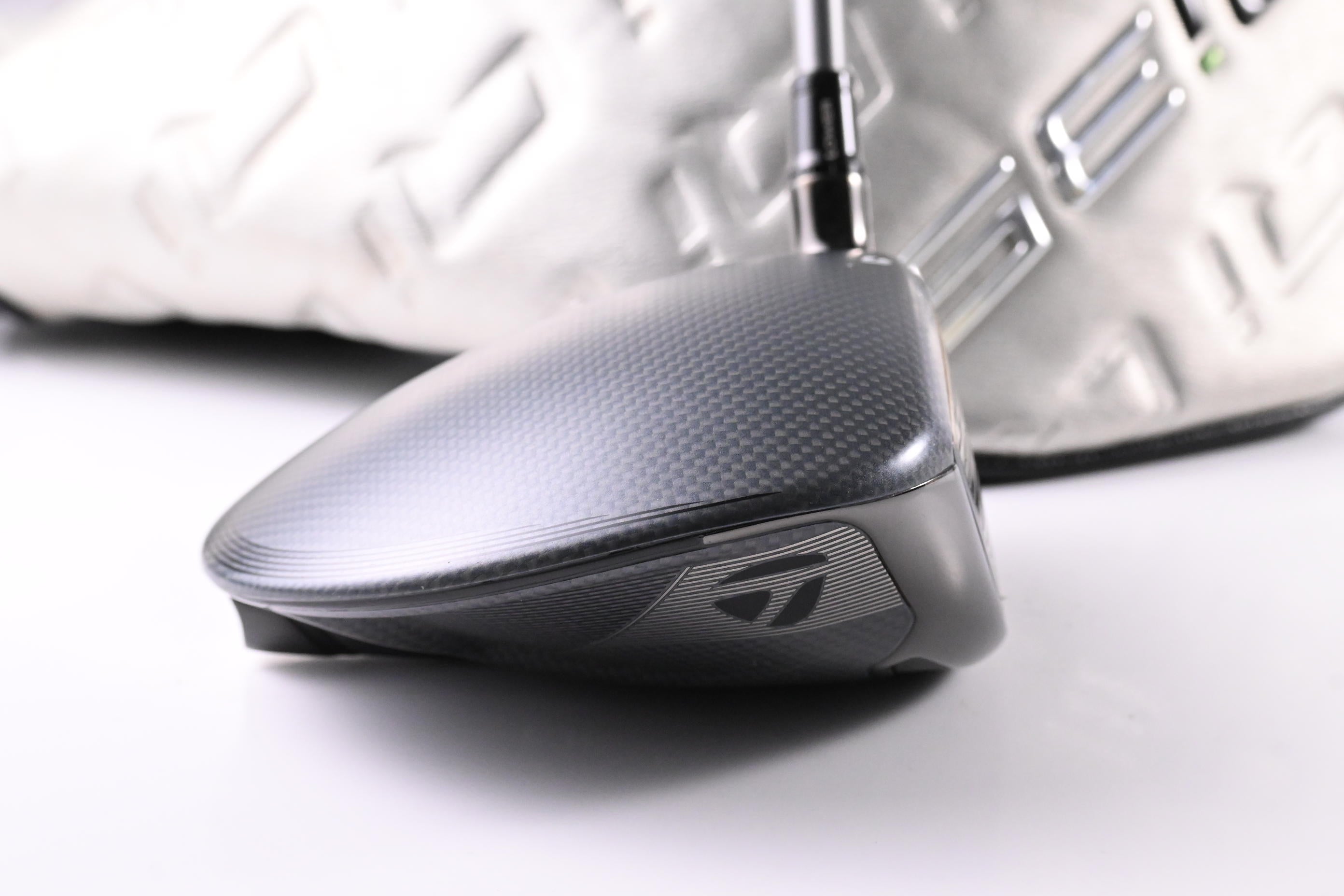 Taylormade Qi35 Max Driver / 10.5 Degree / Regular Flex Fujikura Airspeeder 50